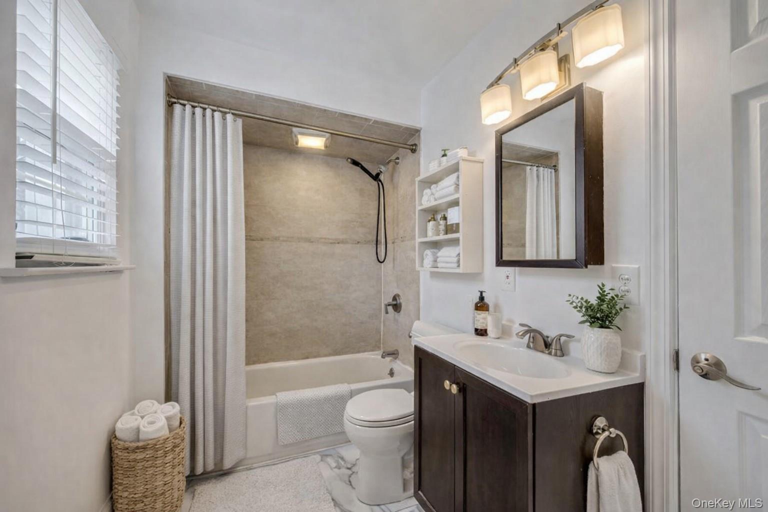 #6 photo, 1 Atlantic Avenue, নাসাউ কাউন্টি Farmingdale , NY 11735