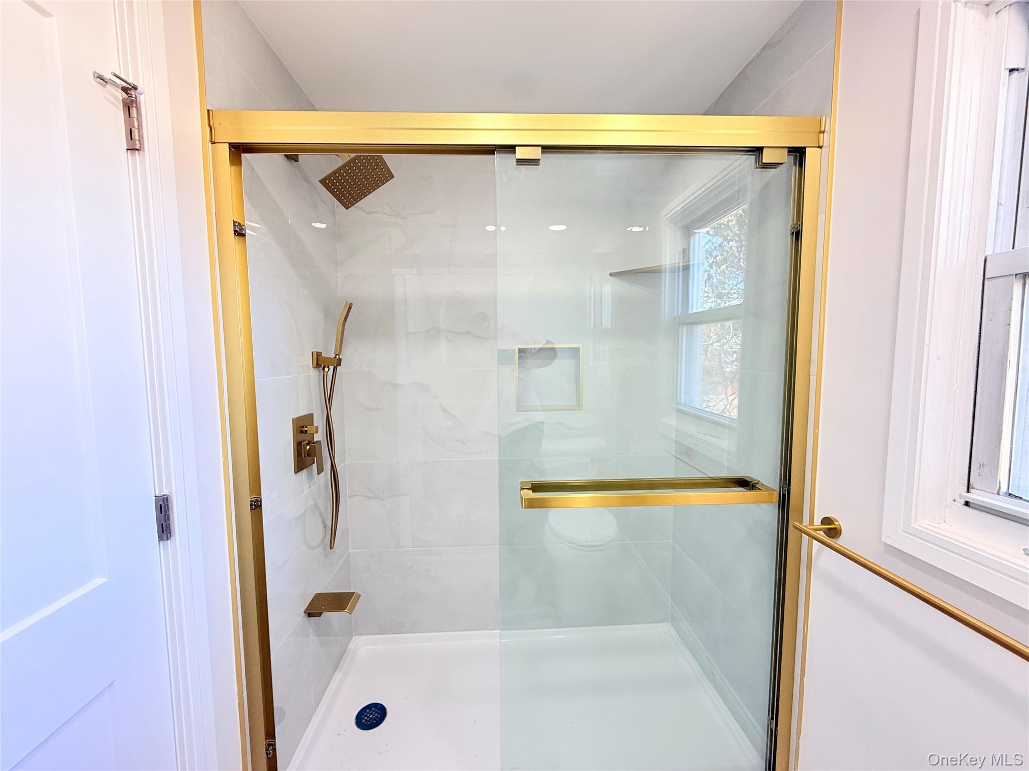 #14 photo, 122 6th Street, Hicksville , NY 11801