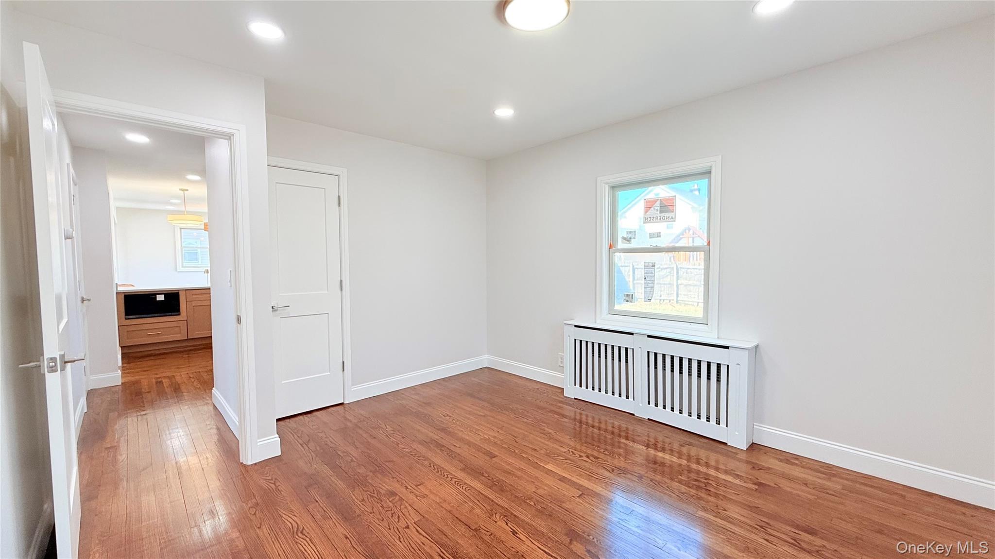 #18 photo, 122 6th Street, Hicksville , NY 11801