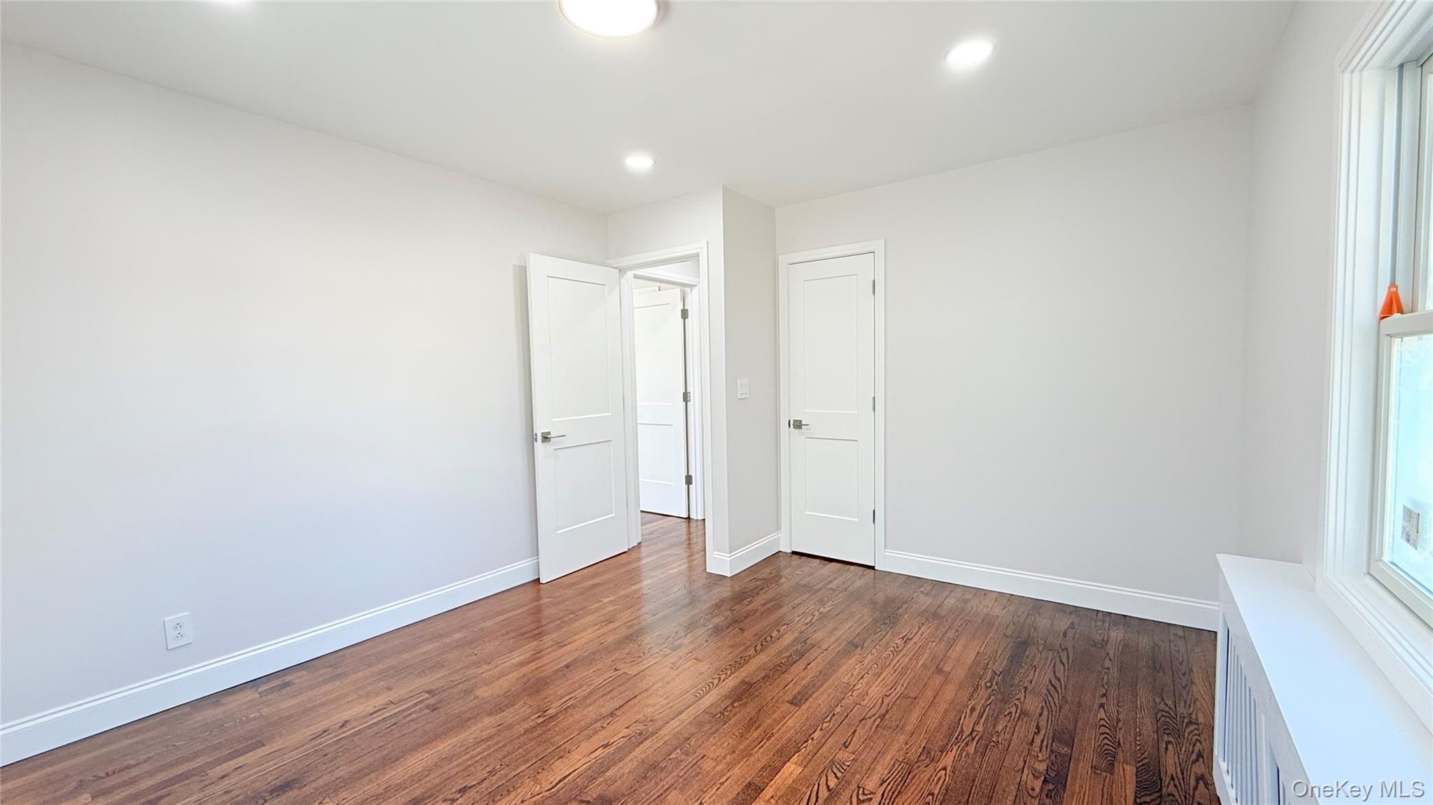 #19 photo, 122 6th Street, Hicksville , NY 11801