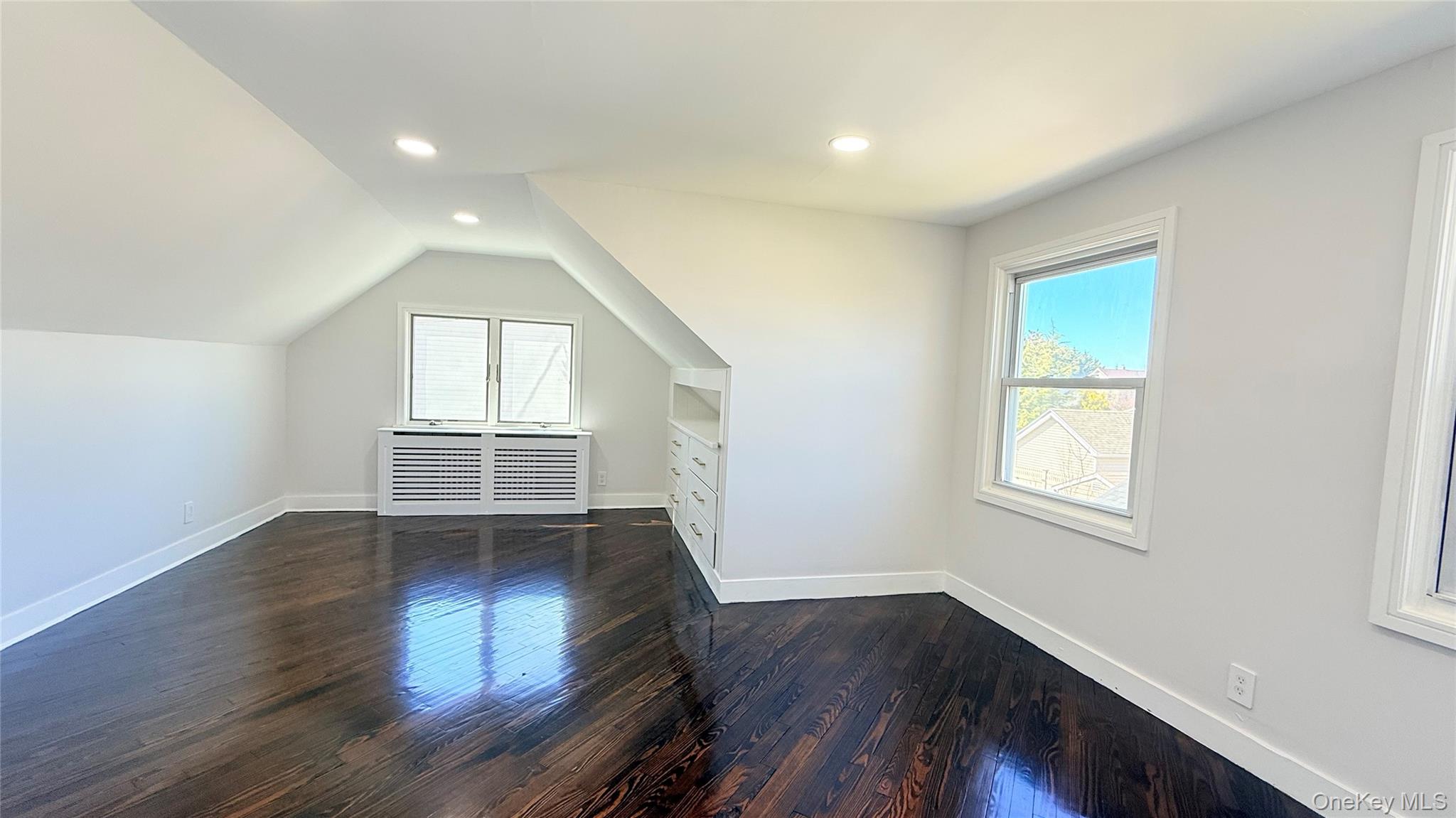 #20 photo, 122 6th Street, Hicksville , NY 11801