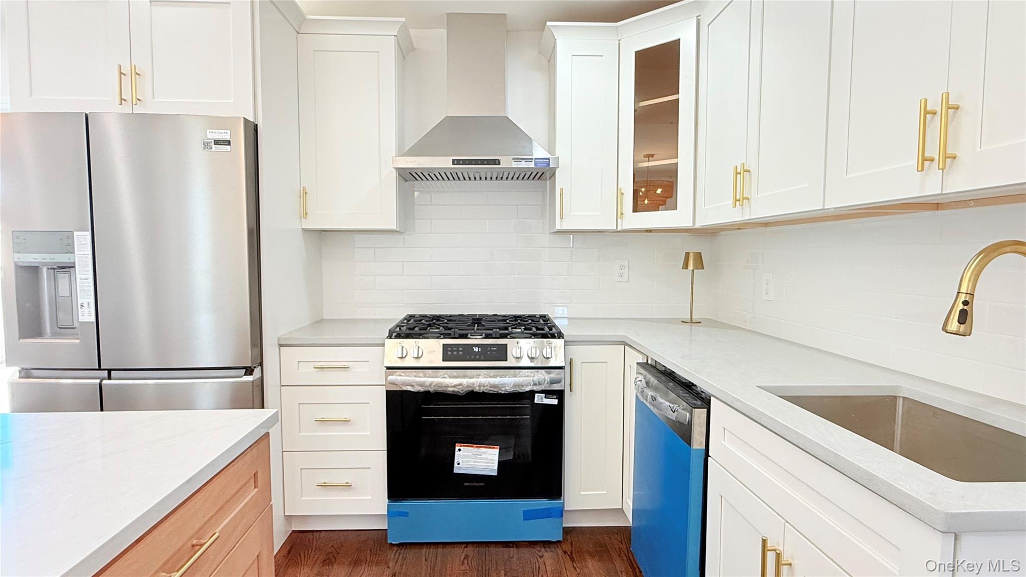 #9 photo, 122 6th Street, Hicksville , NY 11801