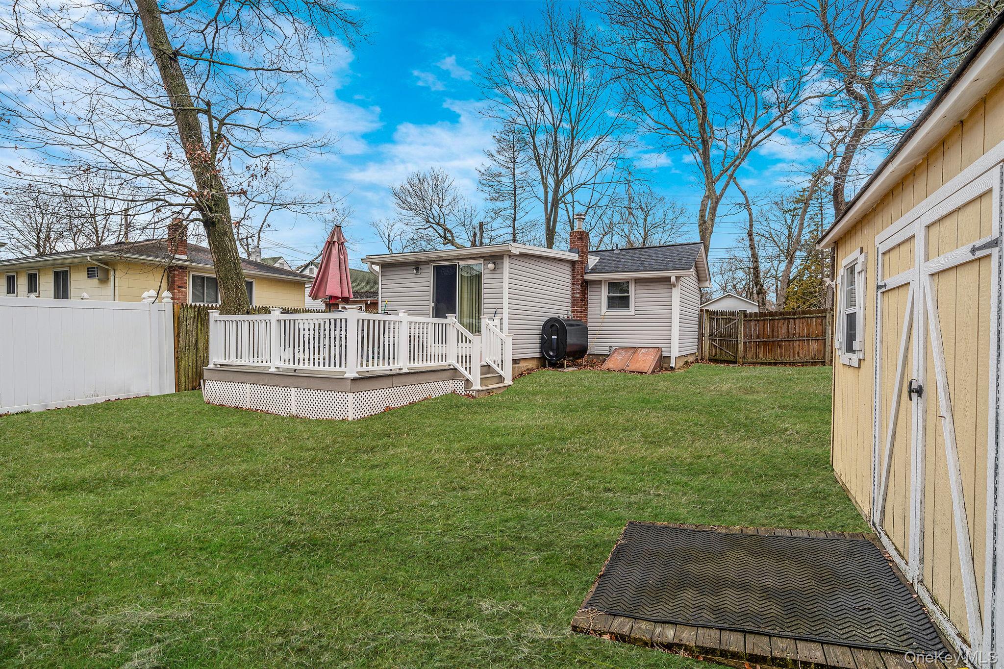 #14 photo, 16 Rexmere Avenue, সাফোক কাউন্টি Farmingville , NY 11738