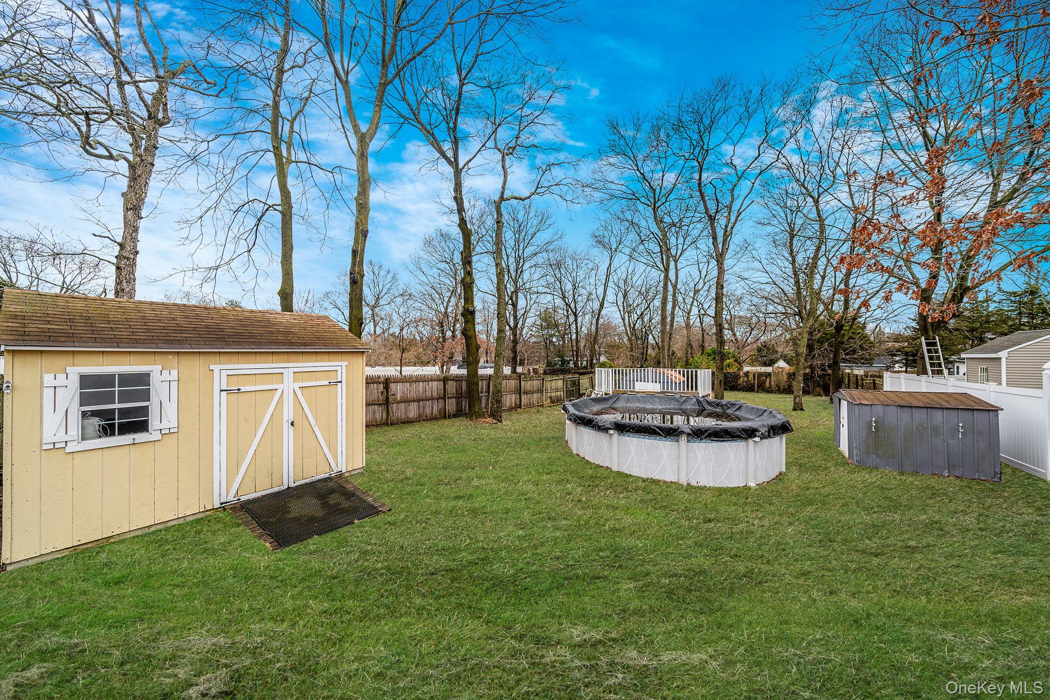 #16 photo, 16 Rexmere Avenue, সাফোক কাউন্টি Farmingville , NY 11738