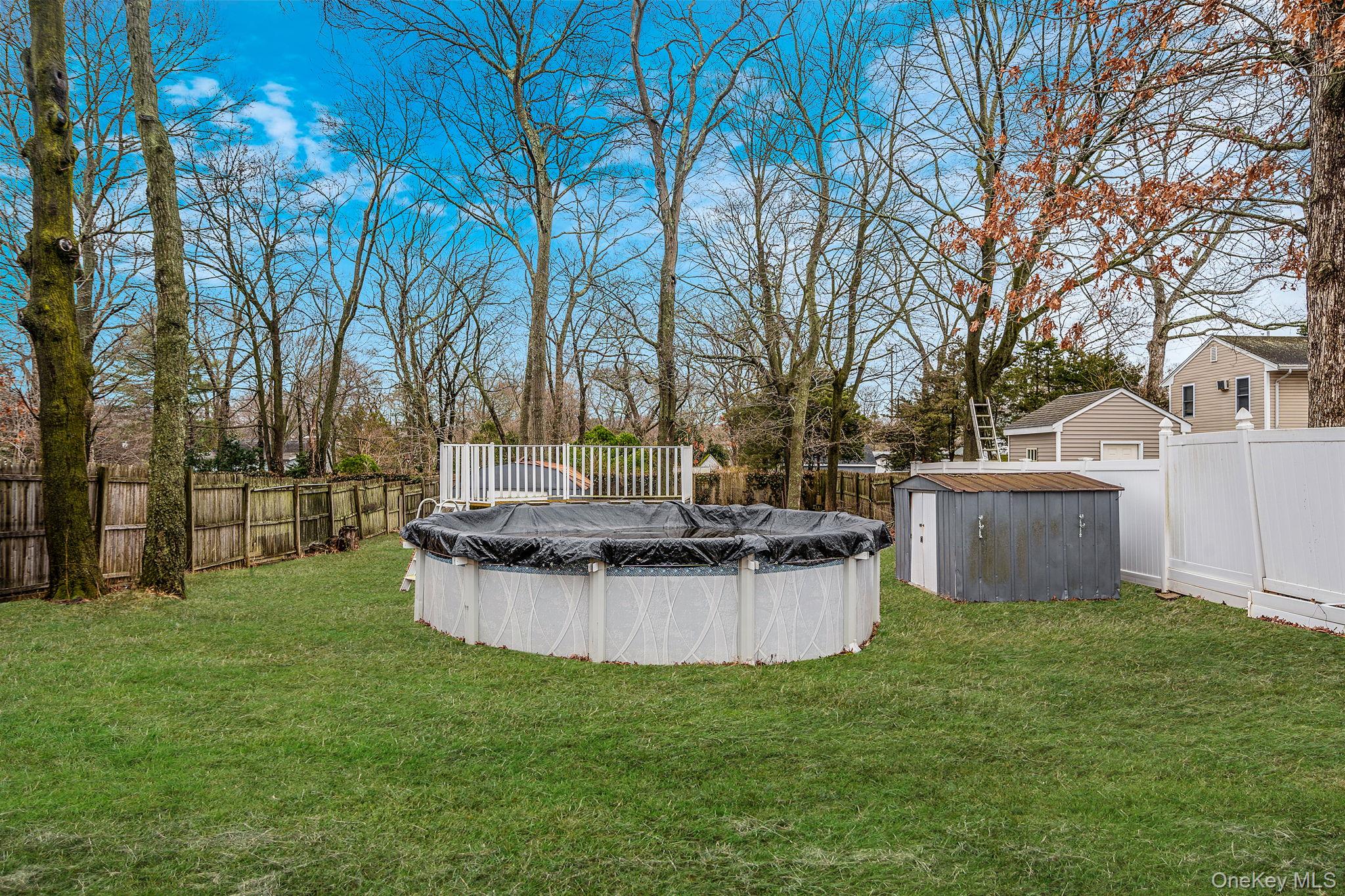 #18 photo, 16 Rexmere Avenue, সাফোক কাউন্টি Farmingville , NY 11738