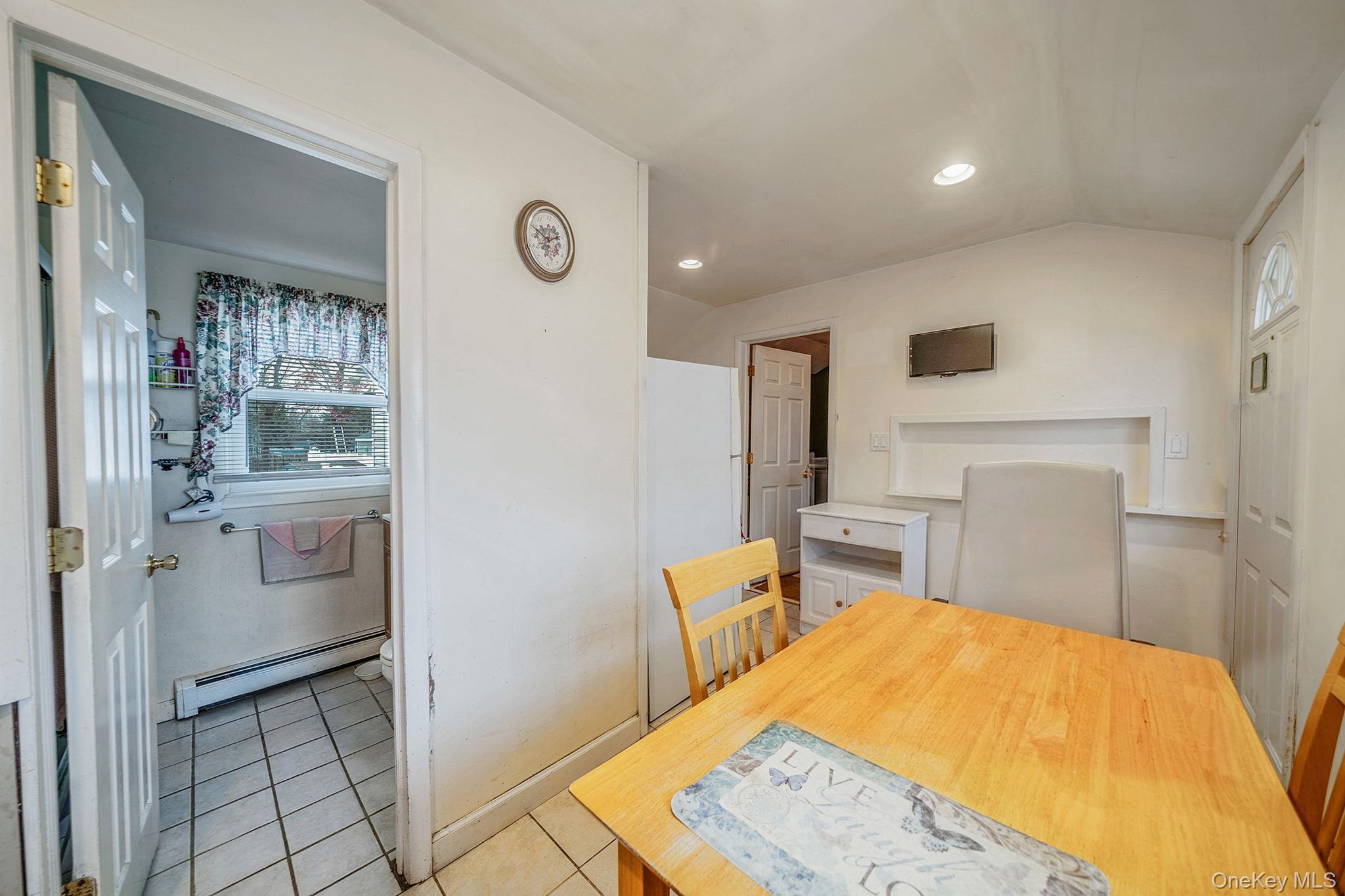 #6 photo, 16 Rexmere Avenue, সাফোক কাউন্টি Farmingville , NY 11738