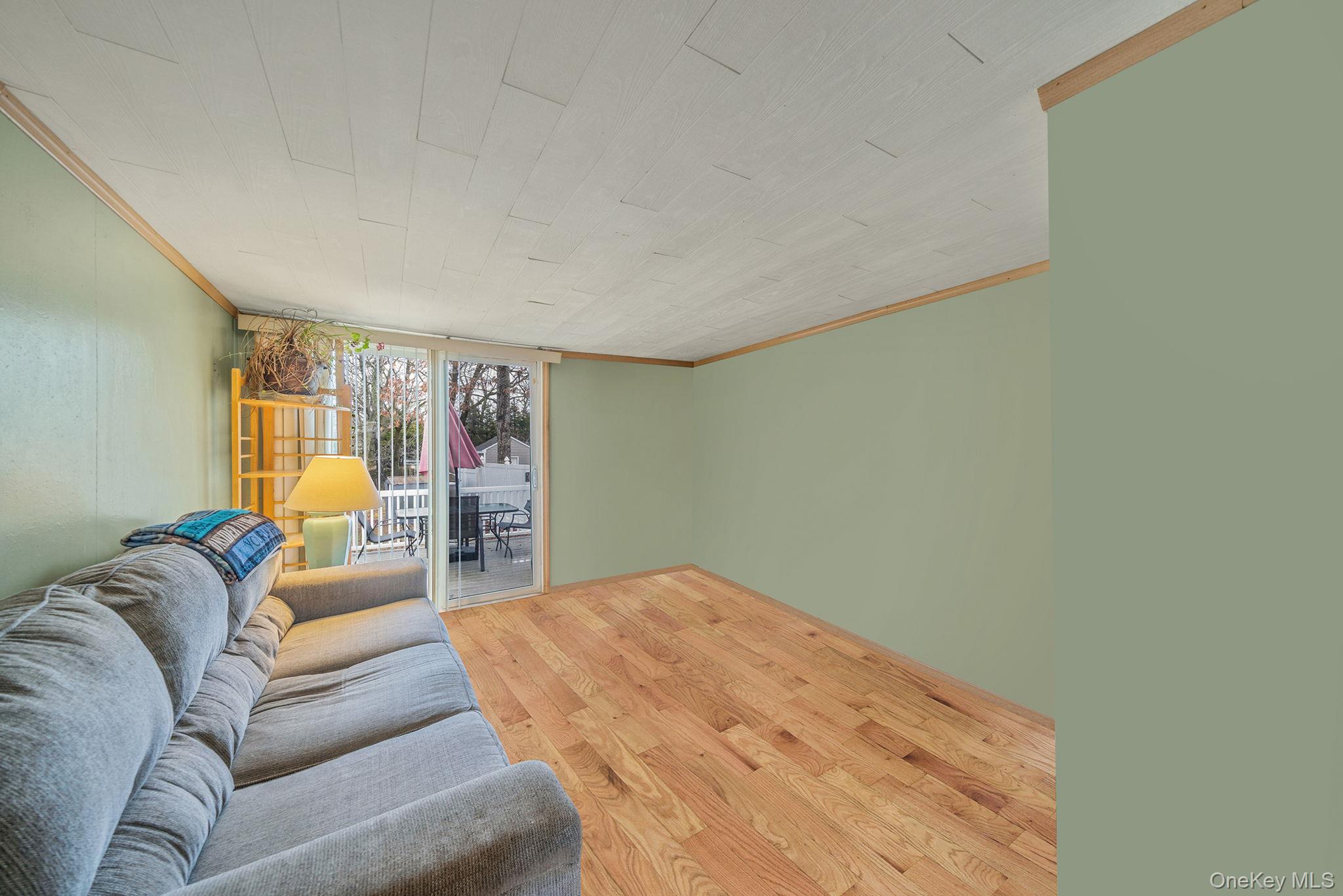 #7 photo, 16 Rexmere Avenue, সাফোক কাউন্টি Farmingville , NY 11738