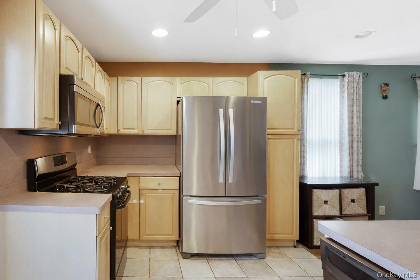 #5 photo, 1662 E 36th Street, הברונקס Brooklyn , NY 11234