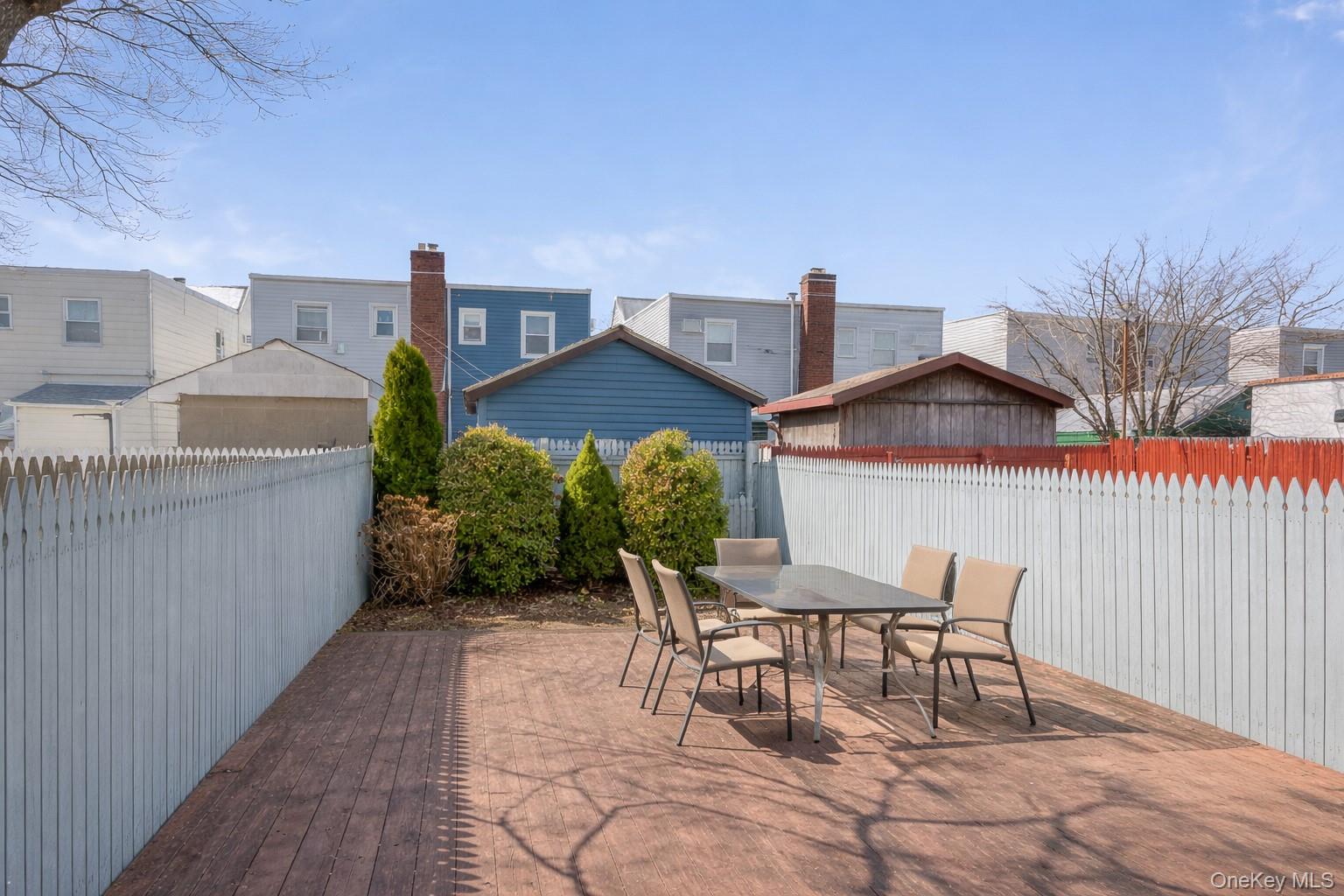 #9 photo, 1662 E 36th Street, הברונקס Brooklyn , NY 11234