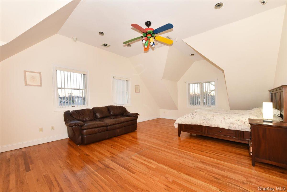 #17 photo, 300 Pennsylvania Avenue, নাসাউ কাউন্টি Mineola , NY 11501