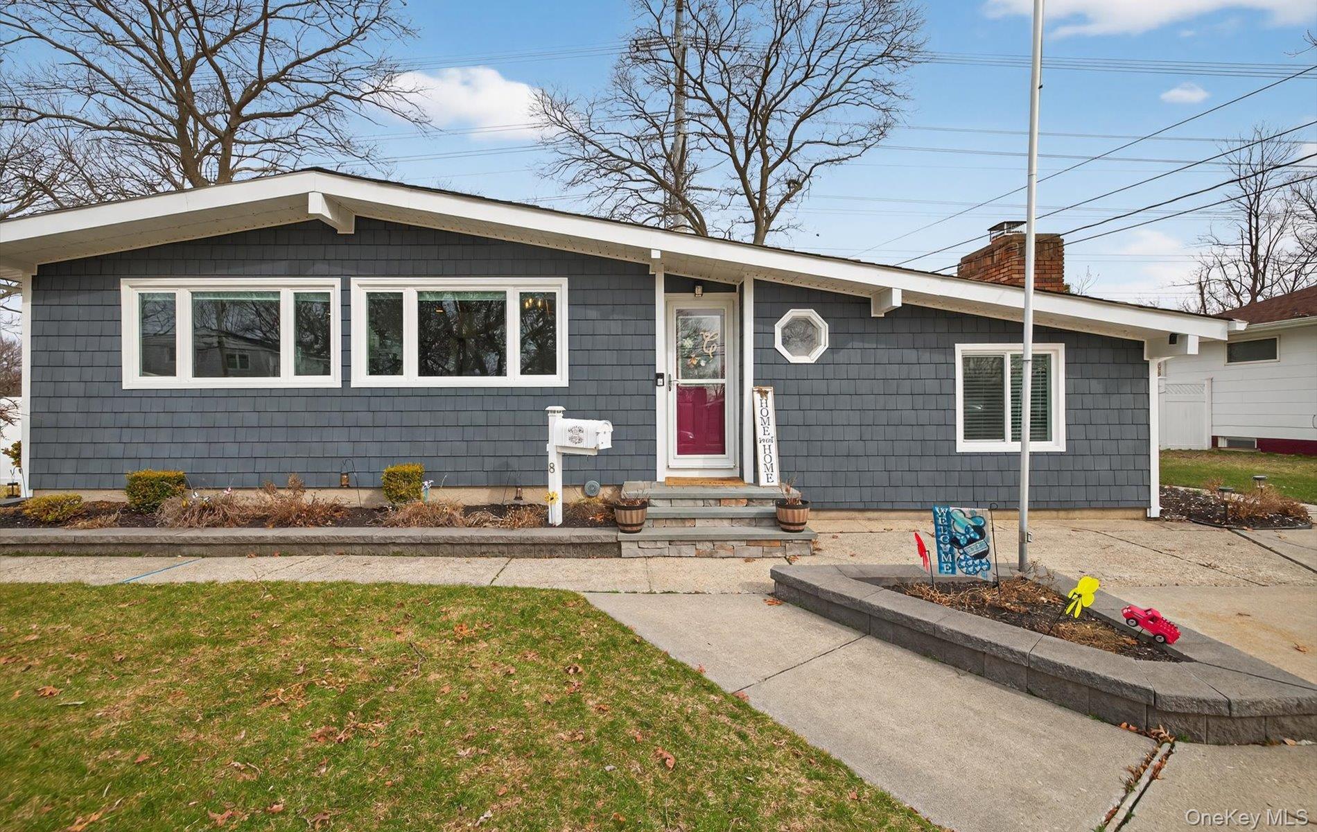 #2 photo, 8 Duane Drive, 東長島 Ronkonkoma , NY 11779