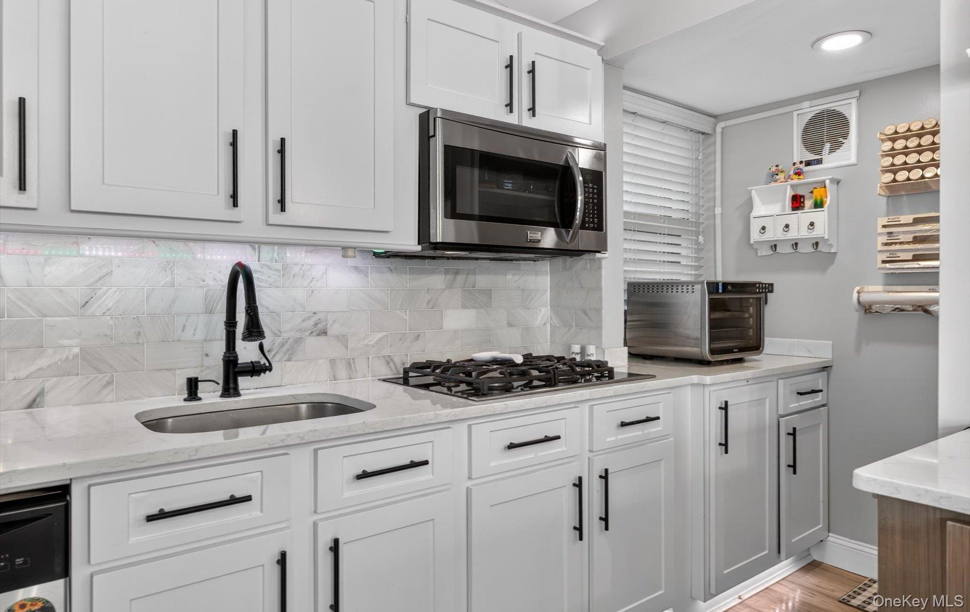 #7 photo, 8 Duane Drive, 東長島 Ronkonkoma , NY 11779