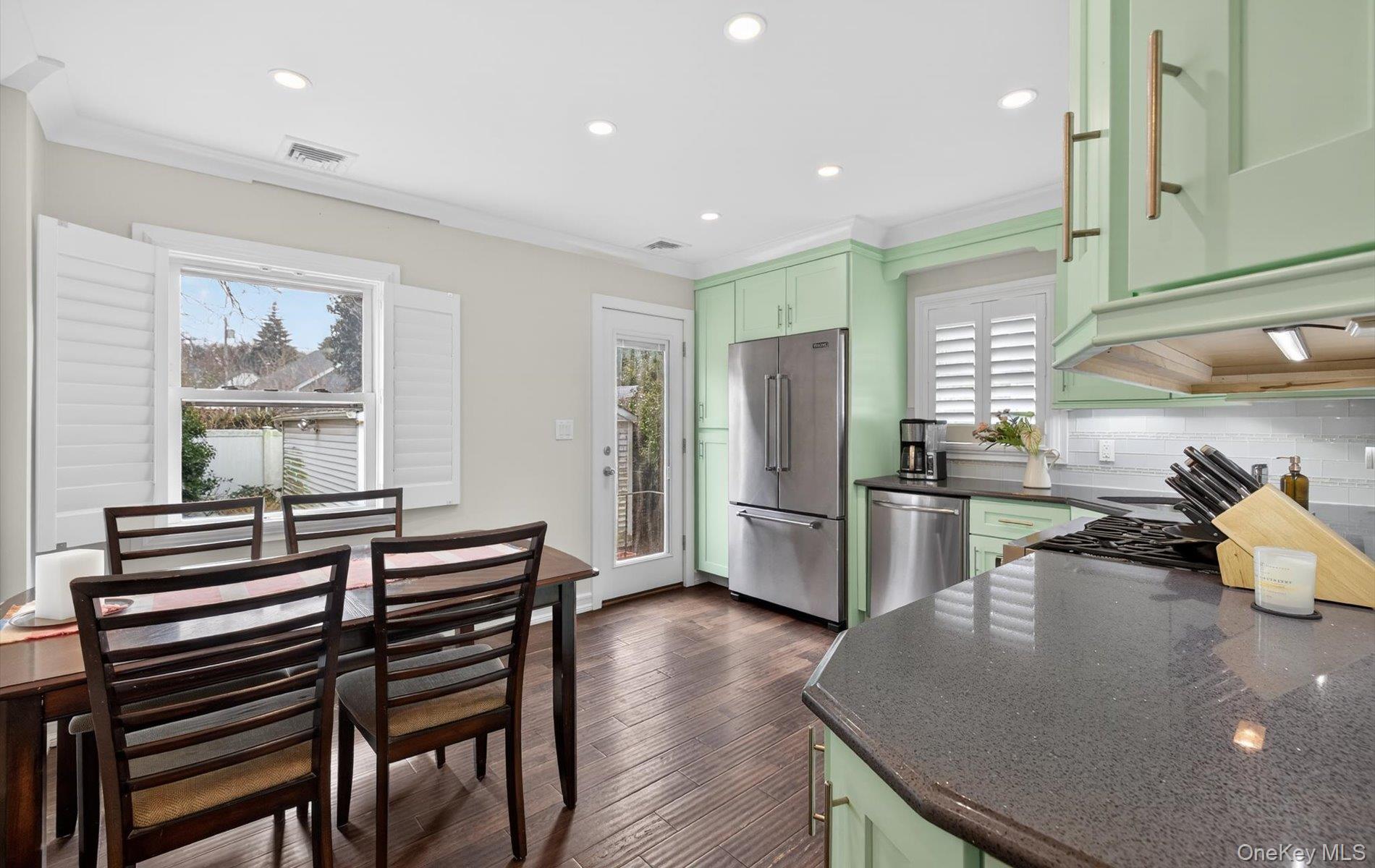 #7 photo, 28 Harbor Road, নাসাউ কাউন্টি Port Washington , NY 11050