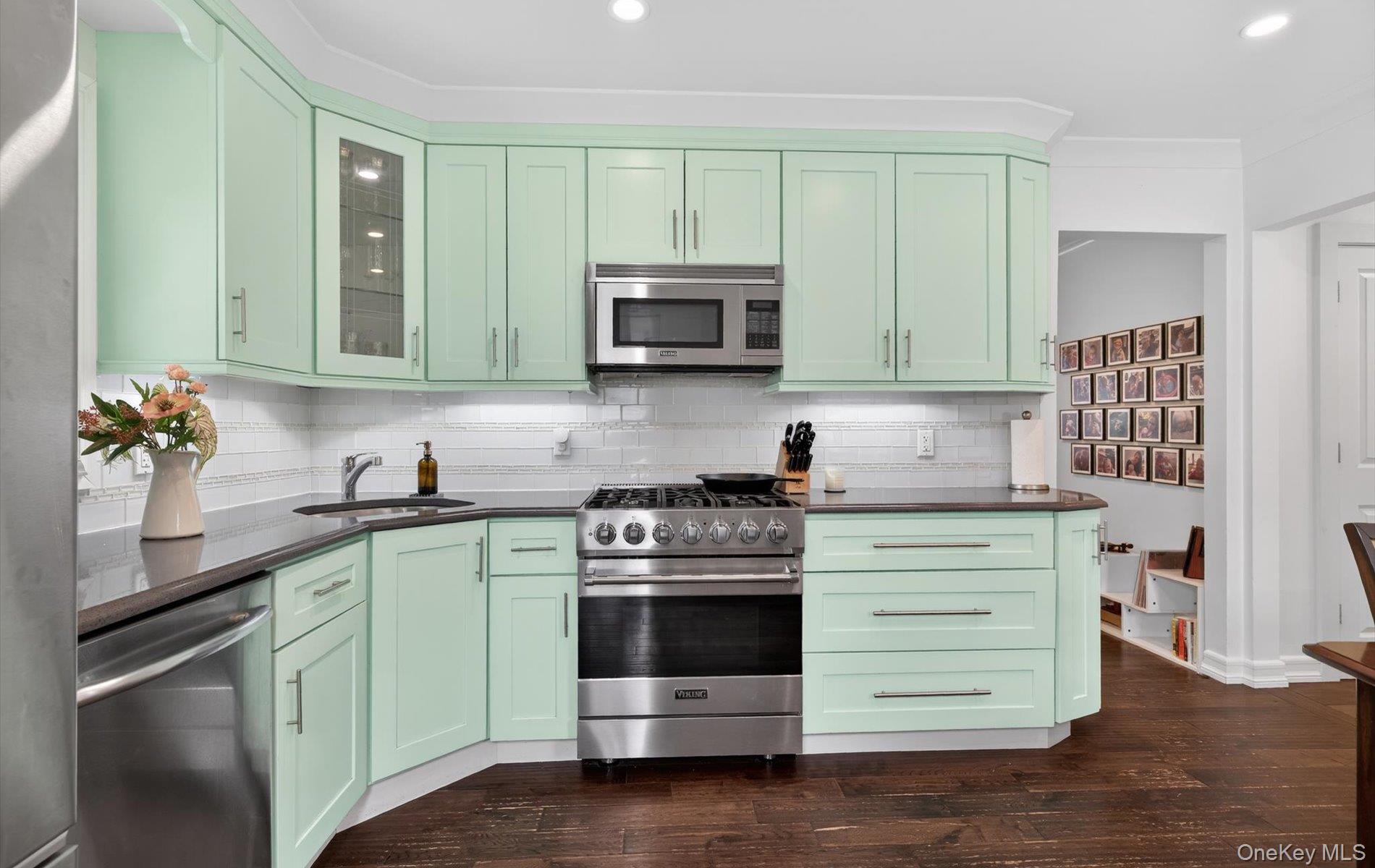 #9 photo, 28 Harbor Road, নাসাউ কাউন্টি Port Washington , NY 11050