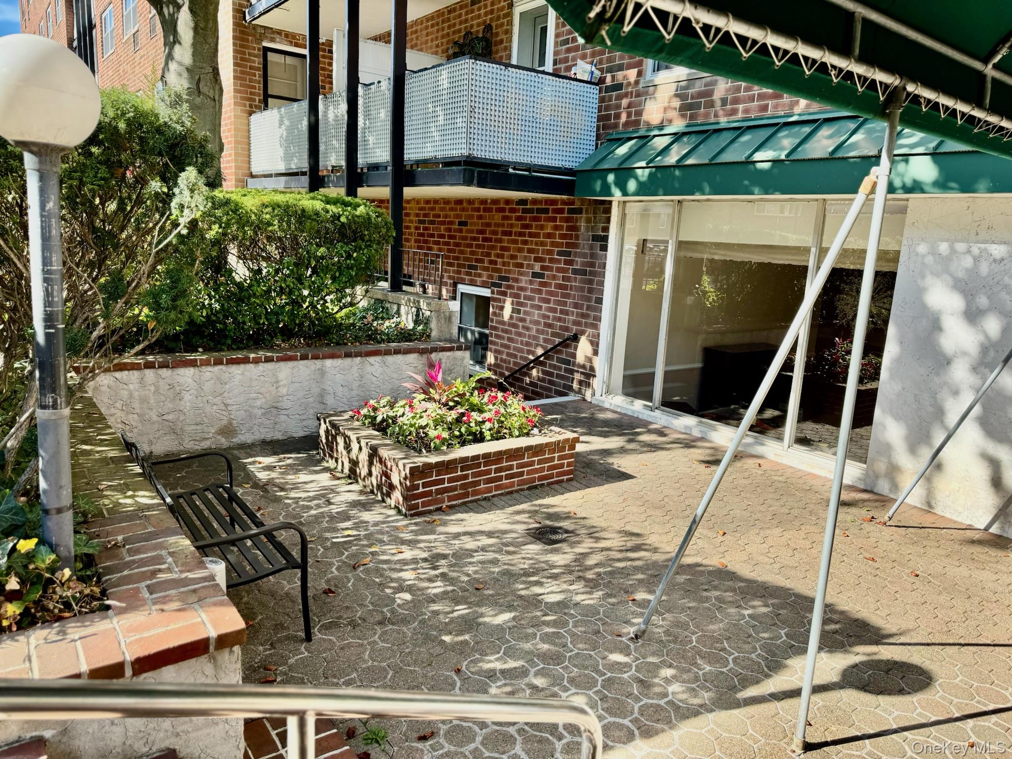 #2 photo, 100 Lincoln Avenue, নাসাউ কাউন্টি Mineola , NY 11501