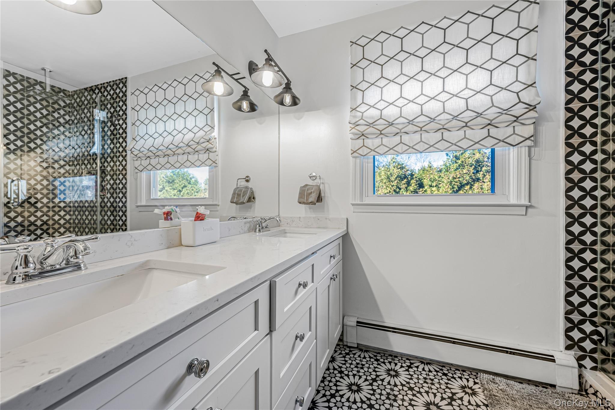 #15 photo, 18 Woodland Road, নাসাউ কাউন্টি Roslyn , NY 11576