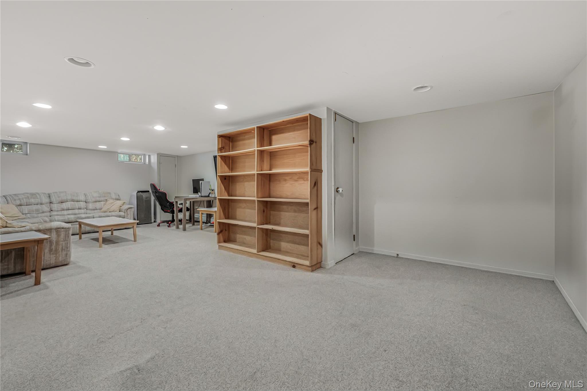 #18 photo, 18 Woodland Road, নাসাউ কাউন্টি Roslyn , NY 11576