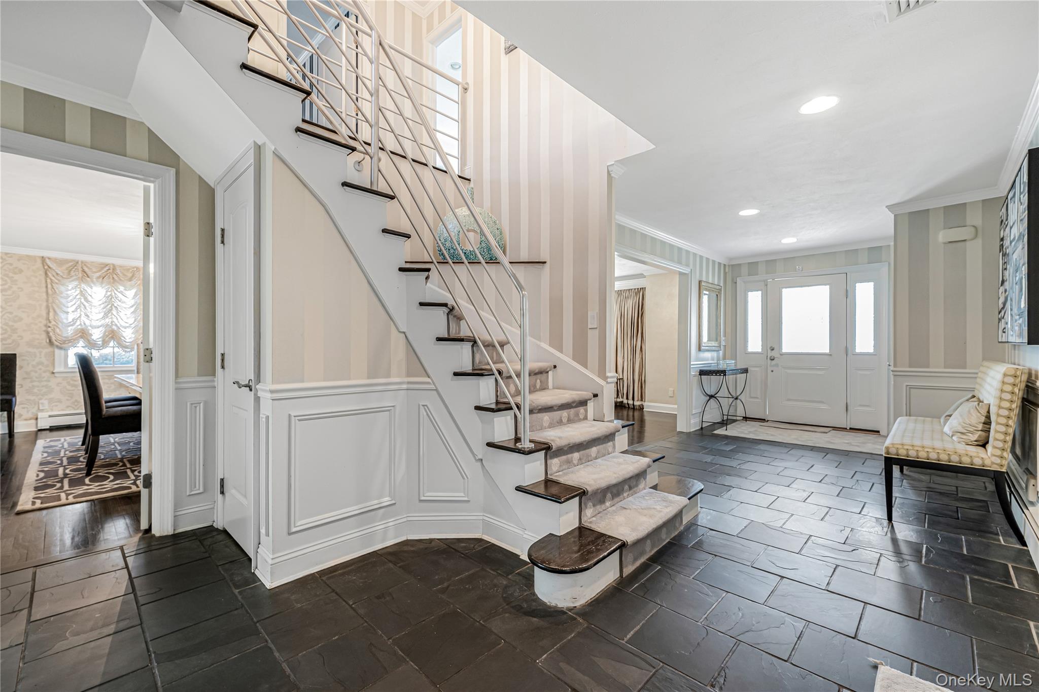 #2 photo, 18 Woodland Road, নাসাউ কাউন্টি Roslyn , NY 11576