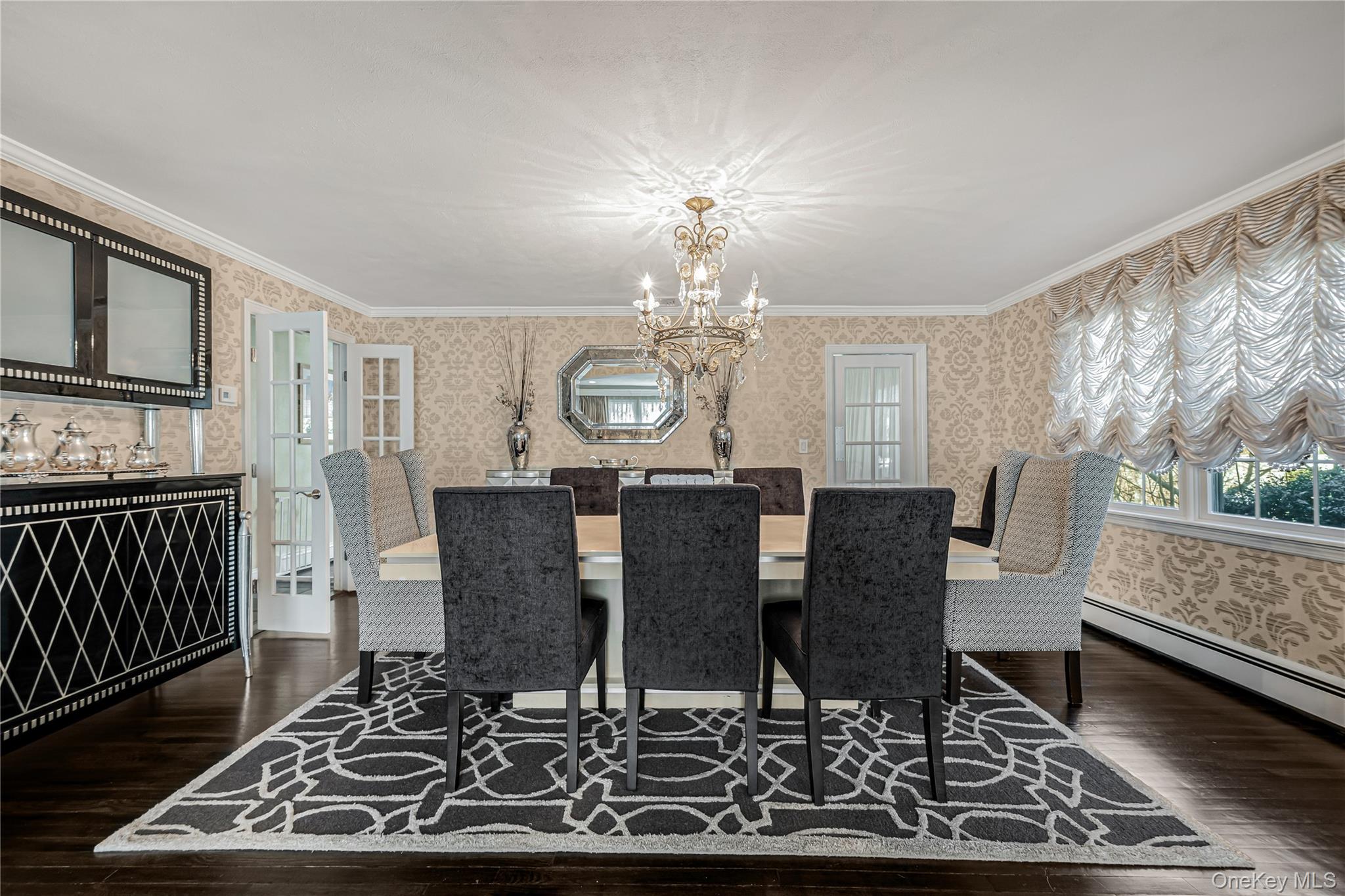 #4 photo, 18 Woodland Road, নাসাউ কাউন্টি Roslyn , NY 11576