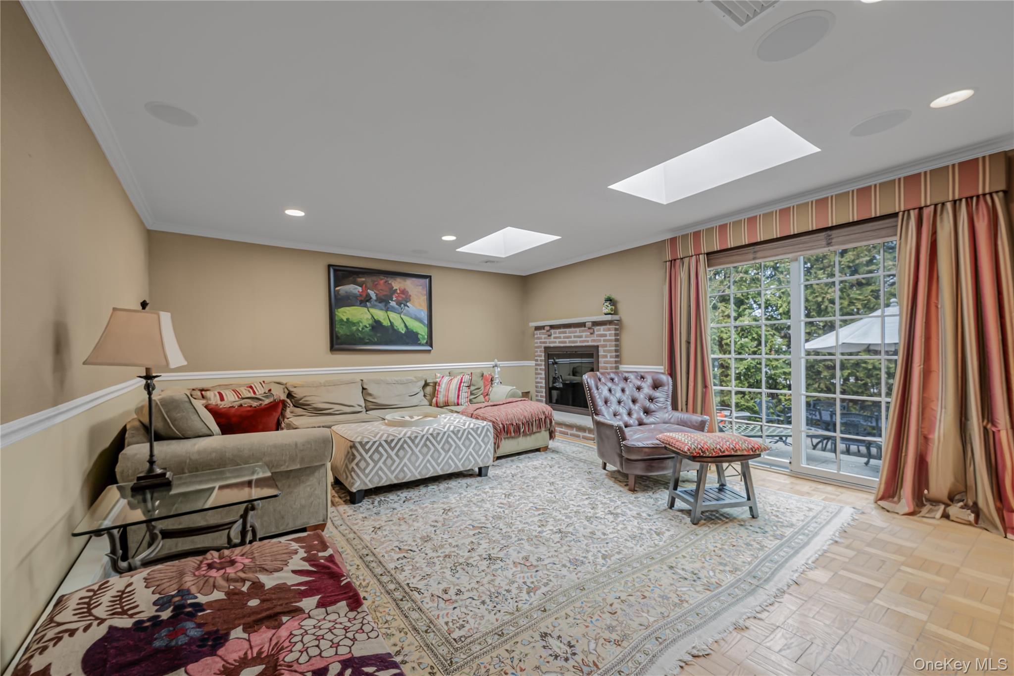 #7 photo, 18 Woodland Road, নাসাউ কাউন্টি Roslyn , NY 11576