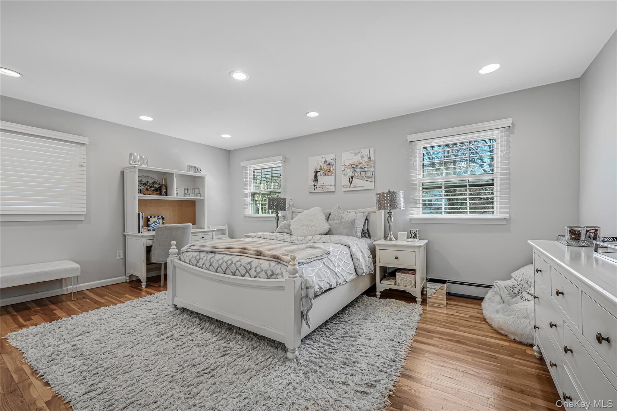 #9 photo, 18 Woodland Road, নাসাউ কাউন্টি Roslyn , NY 11576