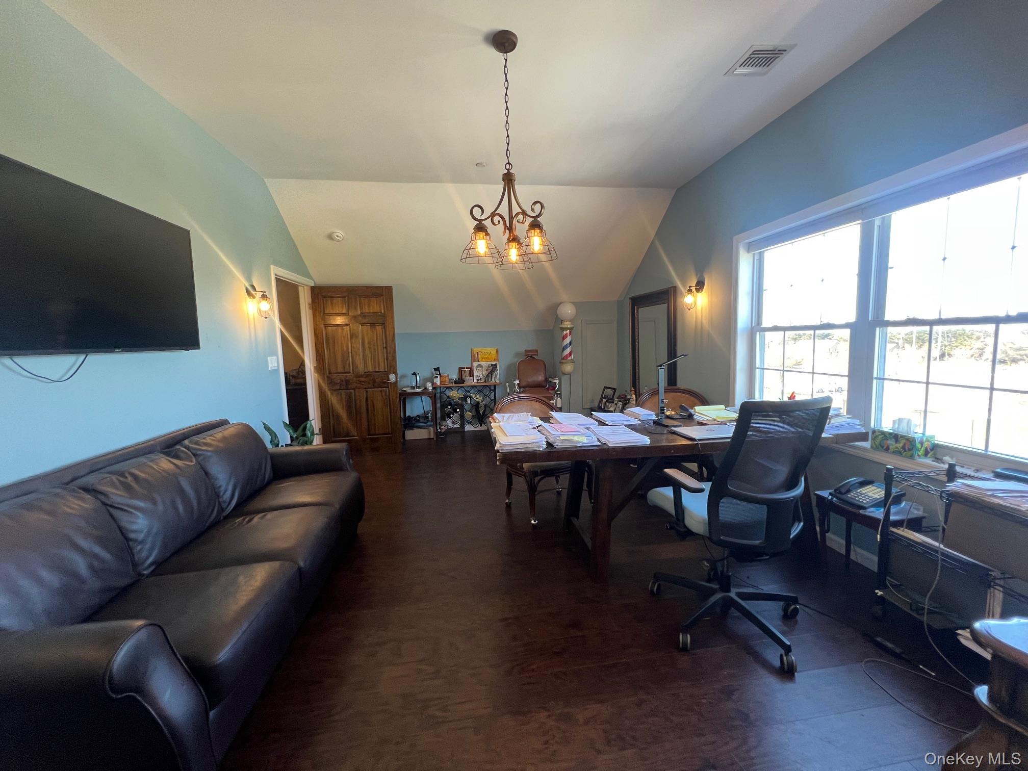 #1 photo, 5720 Old Sunrise Highway, নাসাউ কাউন্টি Massapequa , NY 11758