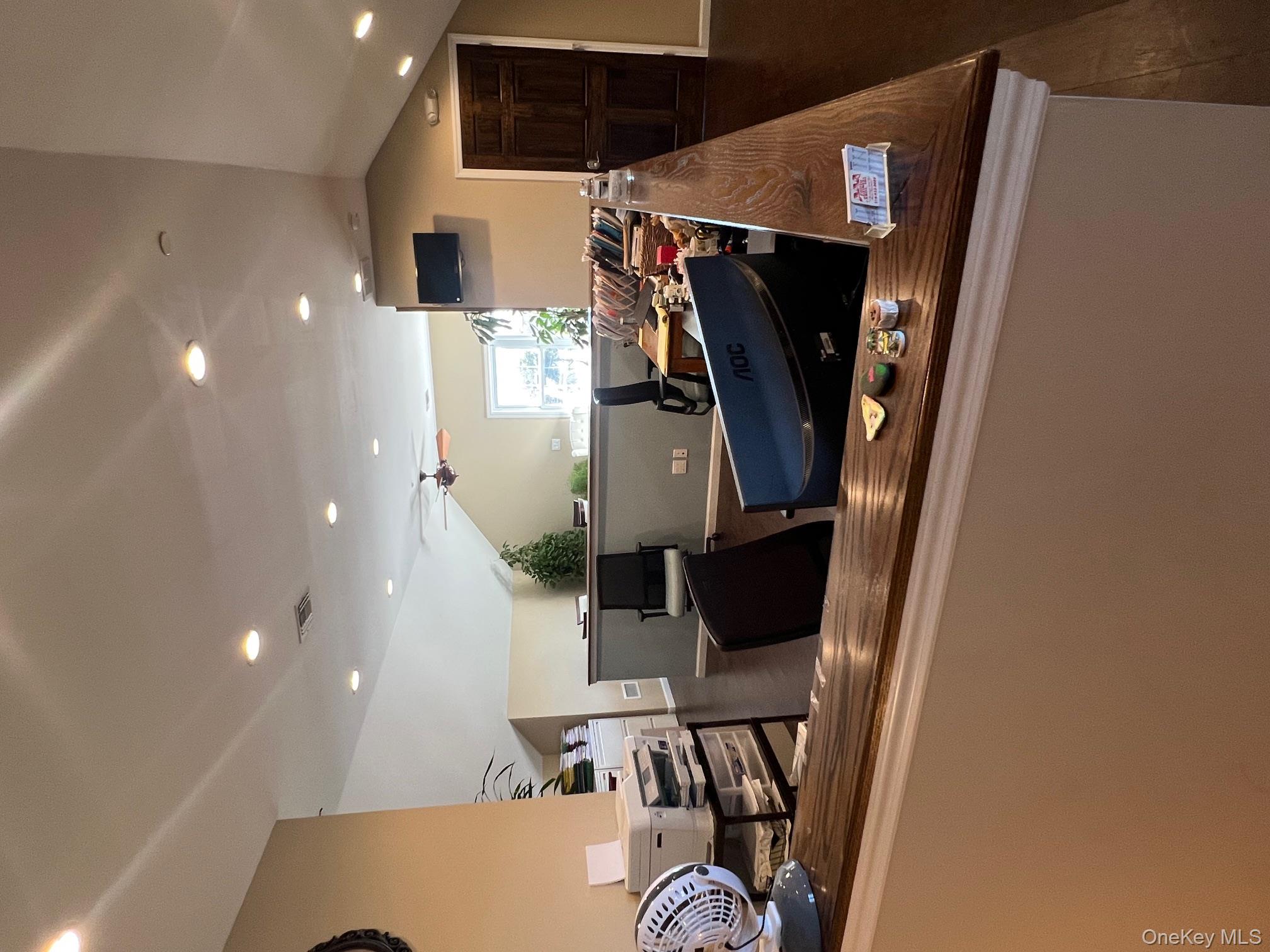 #11 photo, 5720 Old Sunrise Highway, নাসাউ কাউন্টি Massapequa , NY 11758