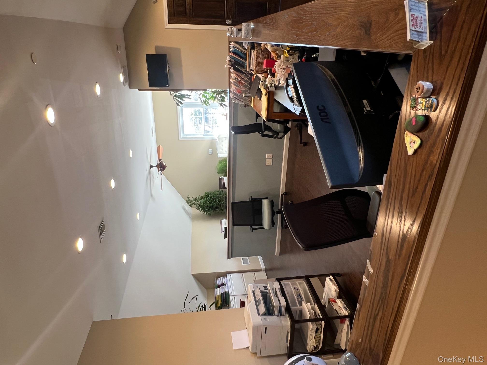 #13 photo, 5720 Old Sunrise Highway, নাসাউ কাউন্টি Massapequa , NY 11758