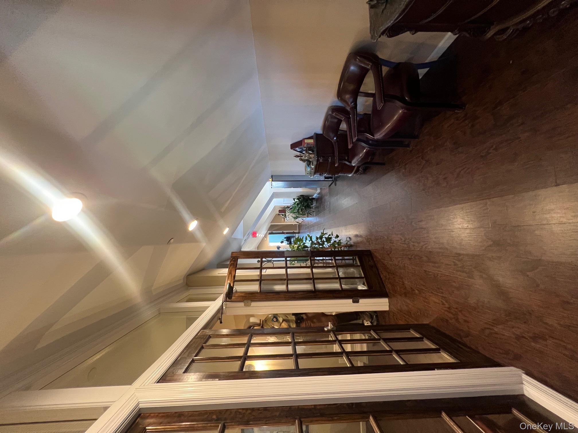 #16 photo, 5720 Old Sunrise Highway, নাসাউ কাউন্টি Massapequa , NY 11758