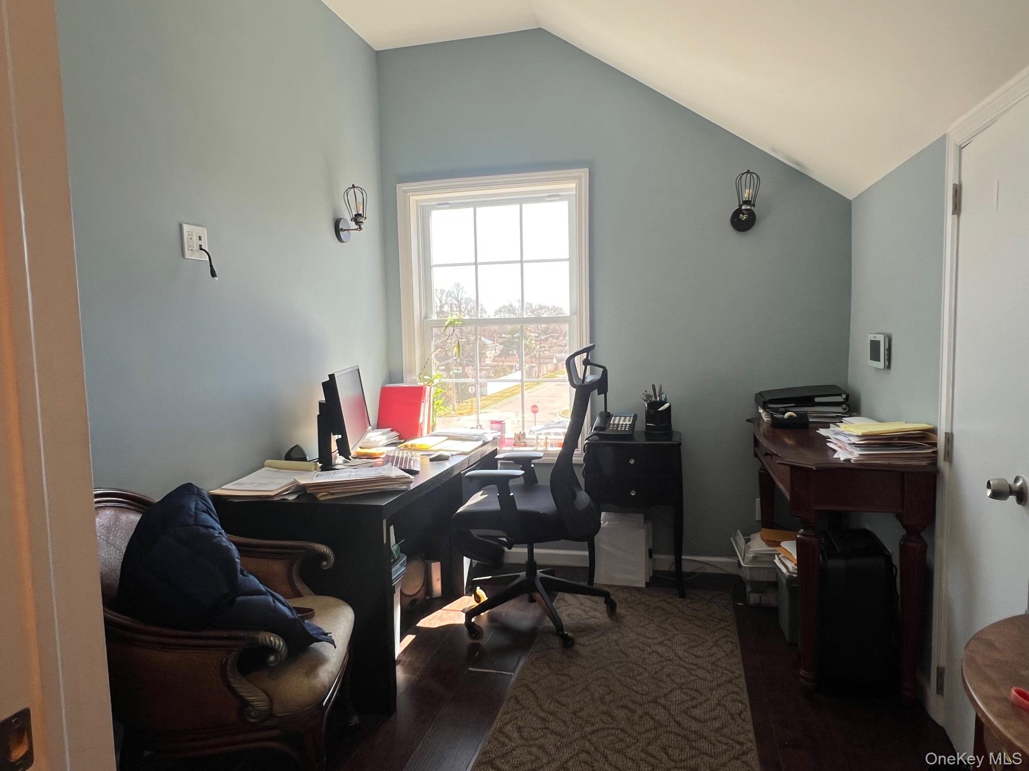 #17 photo, 5720 Old Sunrise Highway, নাসাউ কাউন্টি Massapequa , NY 11758