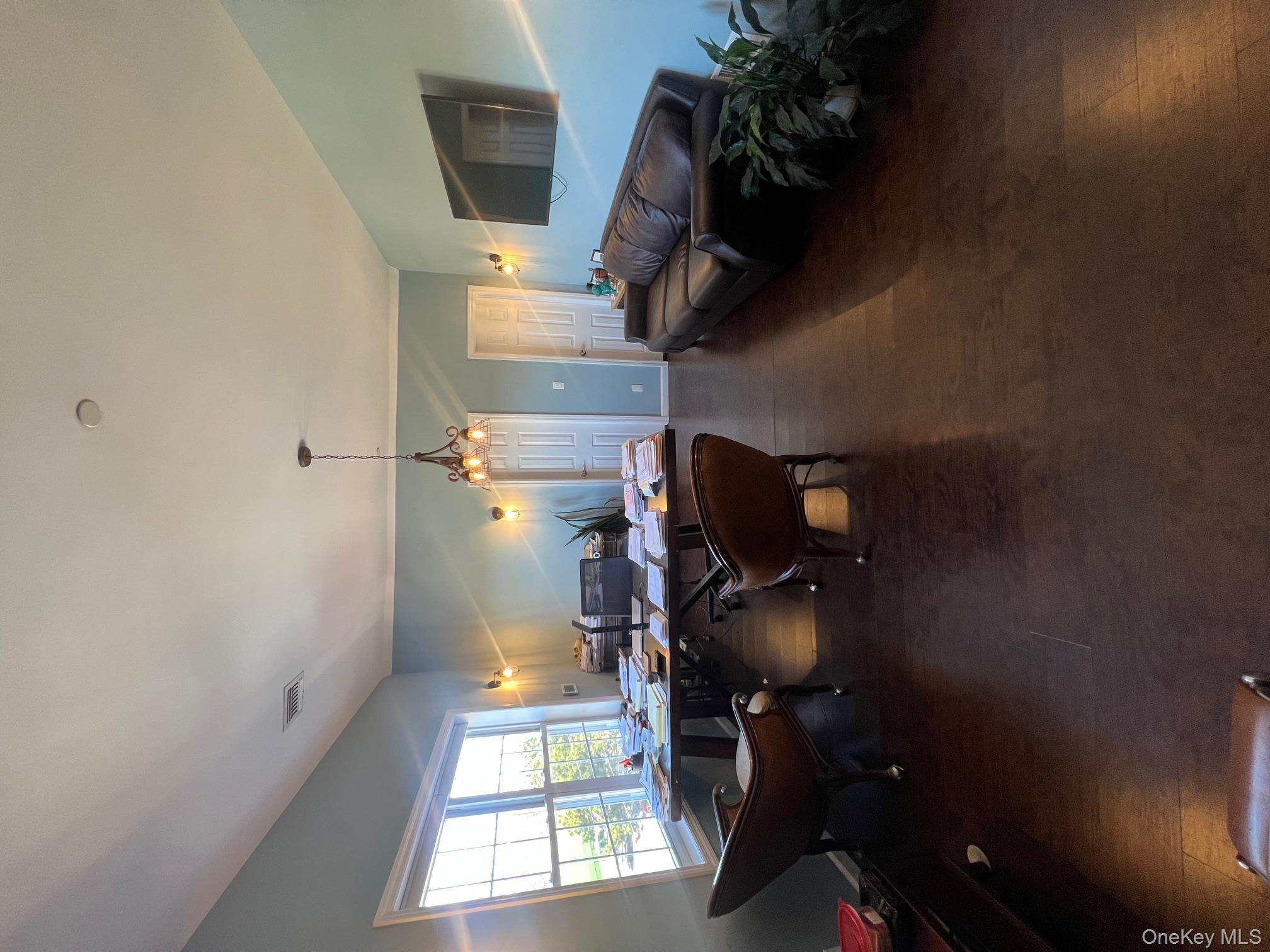 #3 photo, 5720 Old Sunrise Highway, নাসাউ কাউন্টি Massapequa , NY 11758