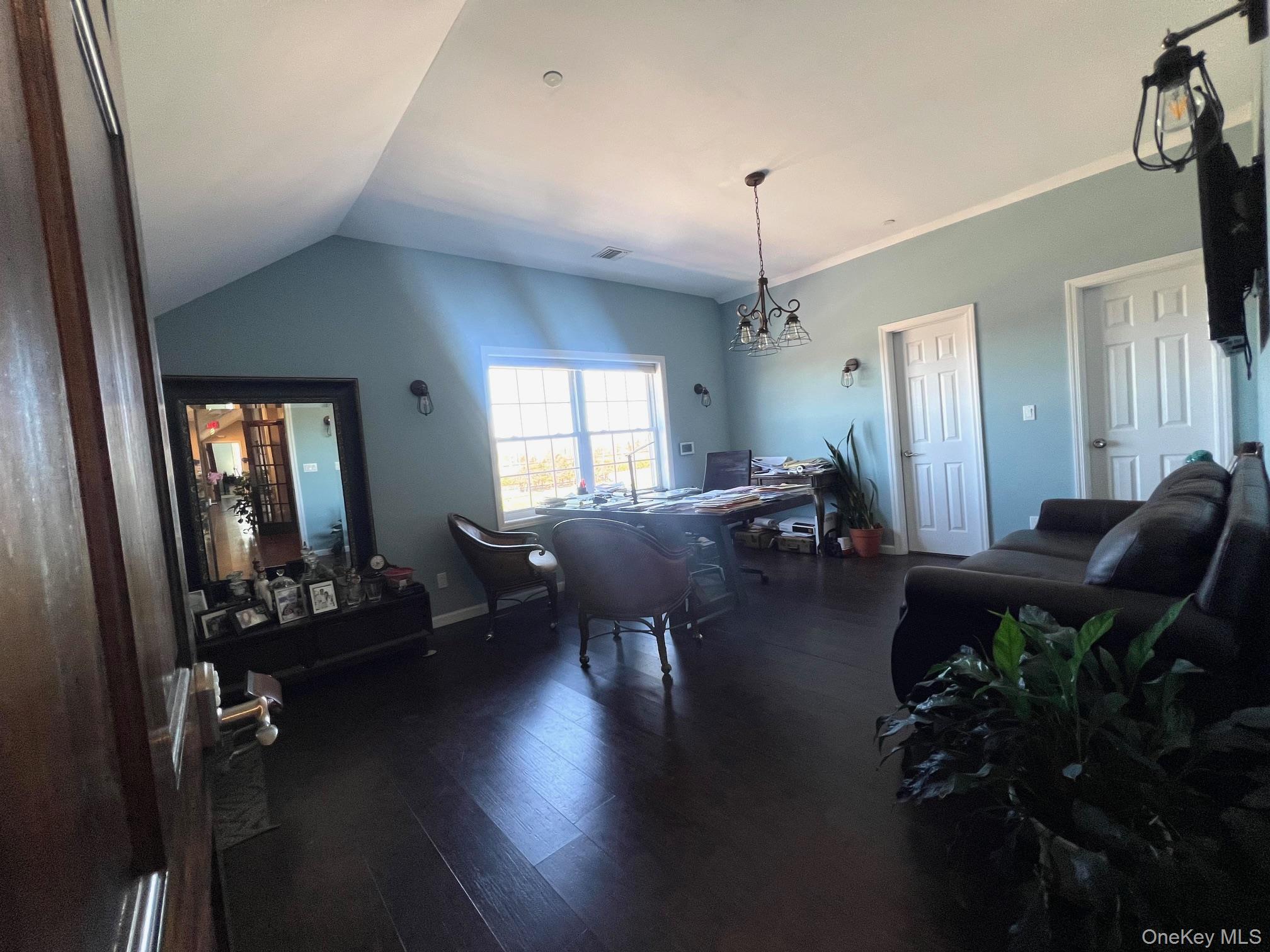 #4 photo, 5720 Old Sunrise Highway, নাসাউ কাউন্টি Massapequa , NY 11758