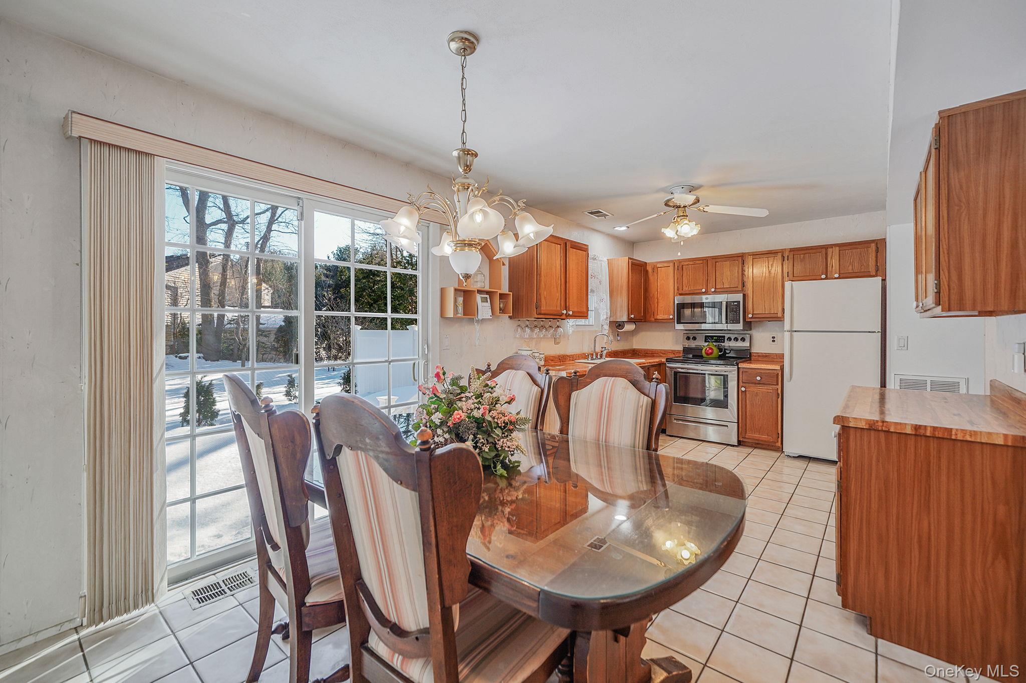 #6 photo, 8 Huntington Commons, Саффолк ‖ Yaphank , NY 11980