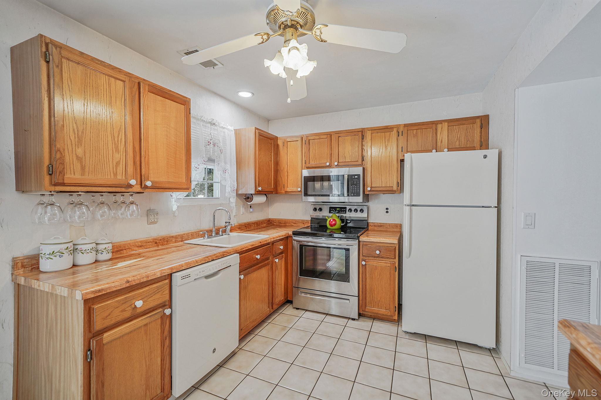 #8 photo, 8 Huntington Commons, Саффолк ‖ Yaphank , NY 11980