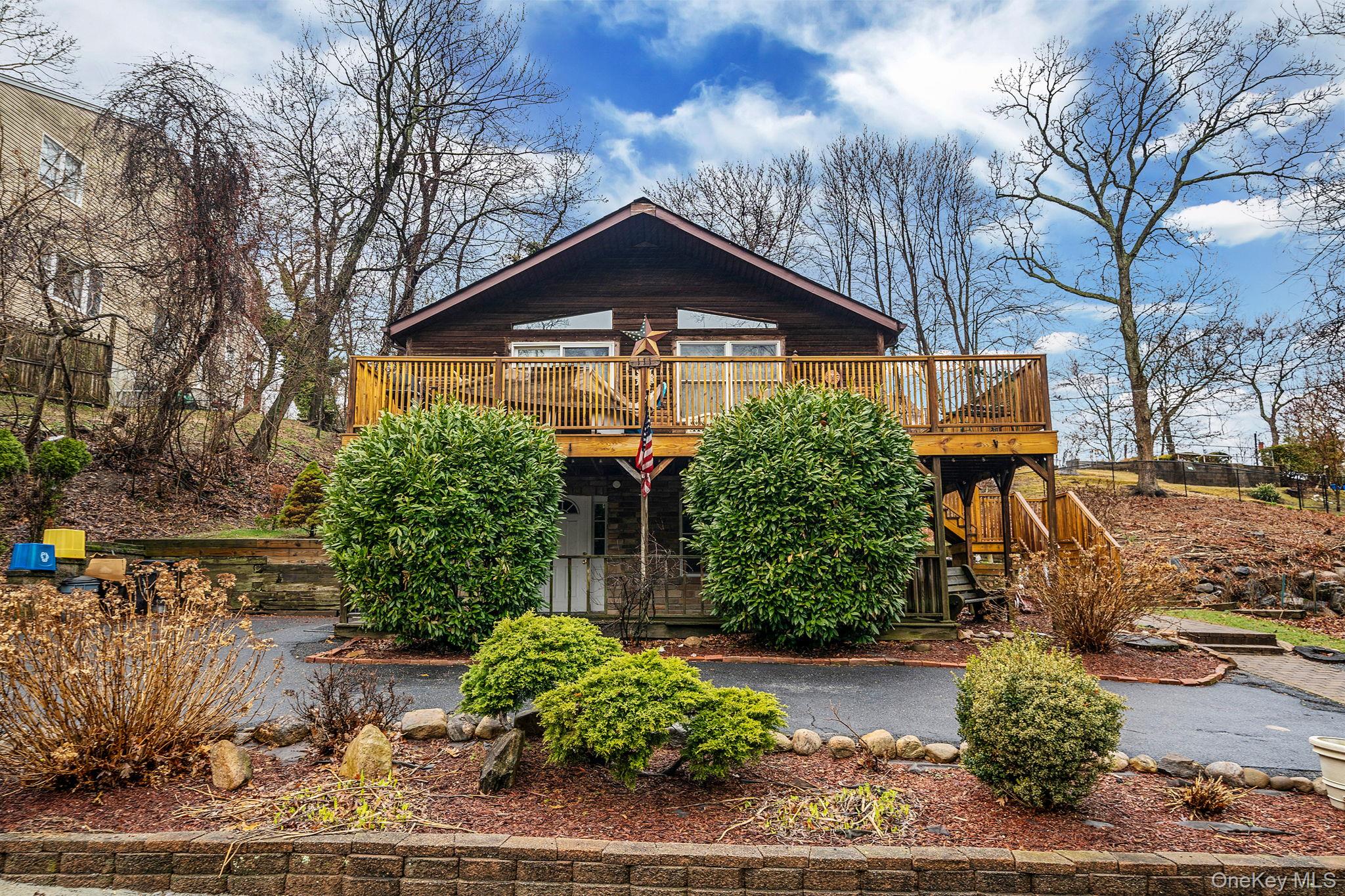 #1 photo, 111 Friendship Drive, সাফোক কাউন্টি Rocky Point , NY 11778