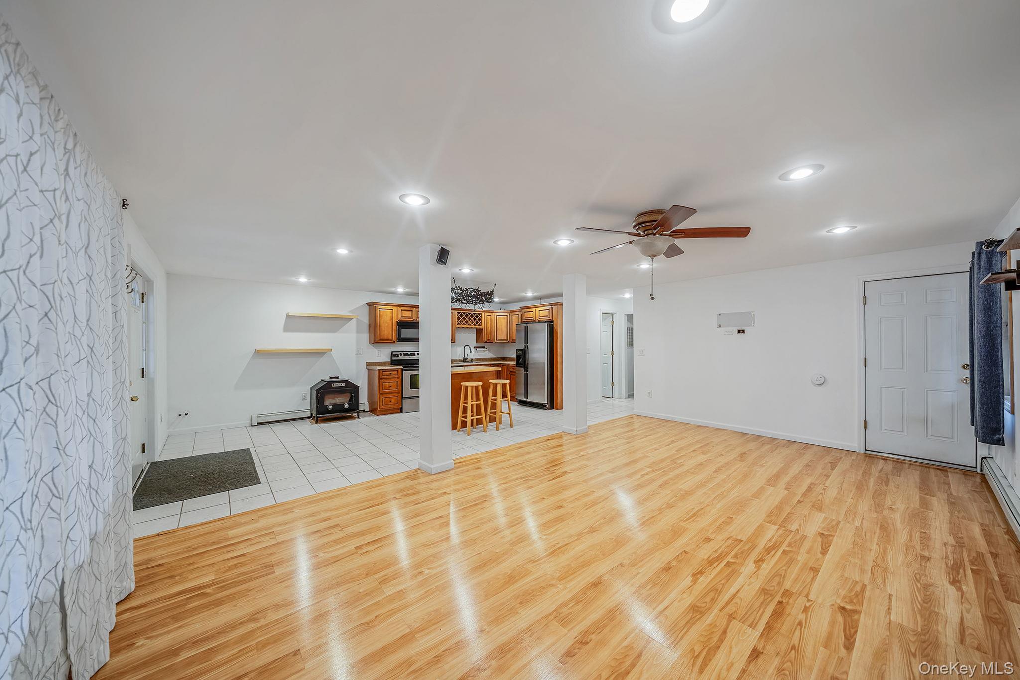 #19 photo, 111 Friendship Drive, সাফোক কাউন্টি Rocky Point , NY 11778