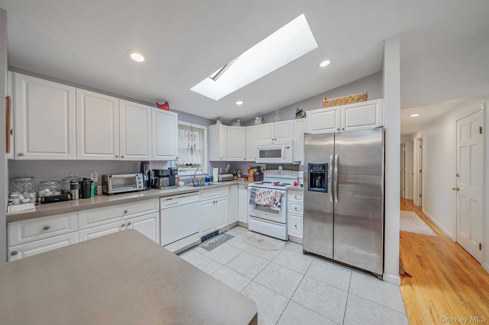 #9 photo, 111 Friendship Drive, সাফোক কাউন্টি Rocky Point , NY 11778