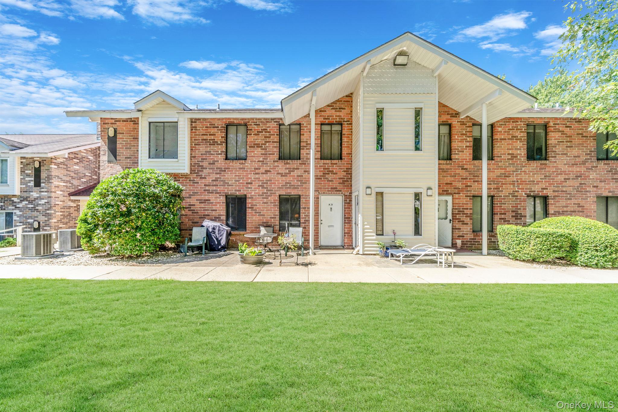 #1 photo, 9 Kiowa Court, সাফোক কাউন্টি Coram , NY 11727