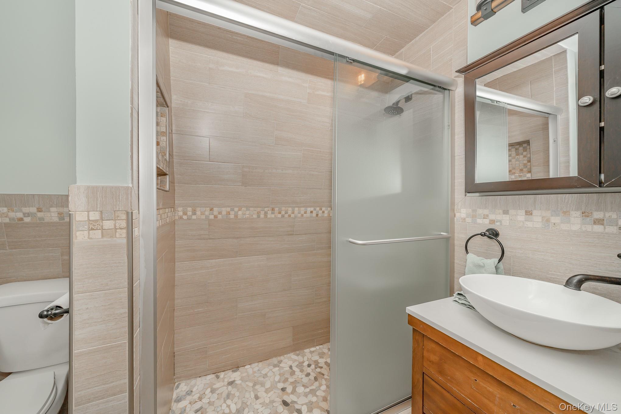 #17 photo, 2431 Riverside Drive, নাসাউ কাউন্টি Wantagh , NY 11793