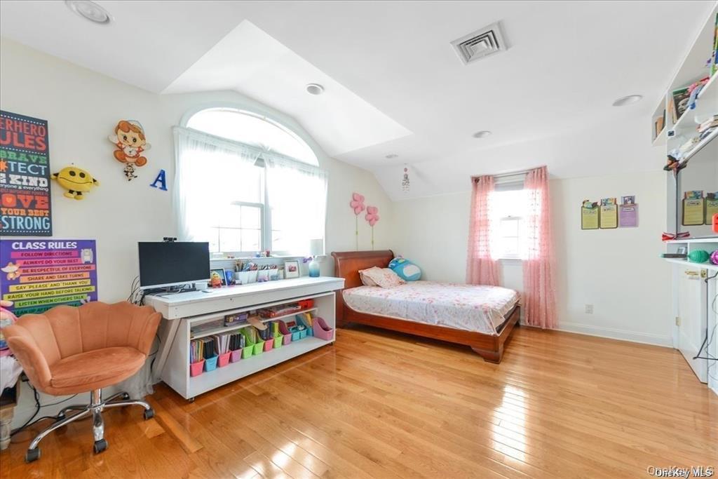 #13 photo, 99-78 164th Road, কুইন্‌স Howard Beach , NY 11414