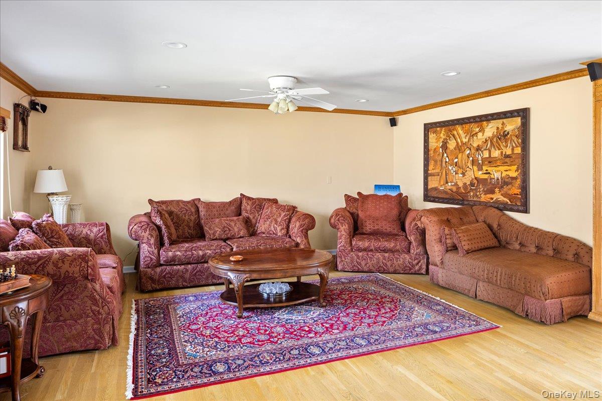 #7 photo, 90 Belvedere Drive, নাসাউ কাউন্টি Oyster Bay Cove , NY 11791