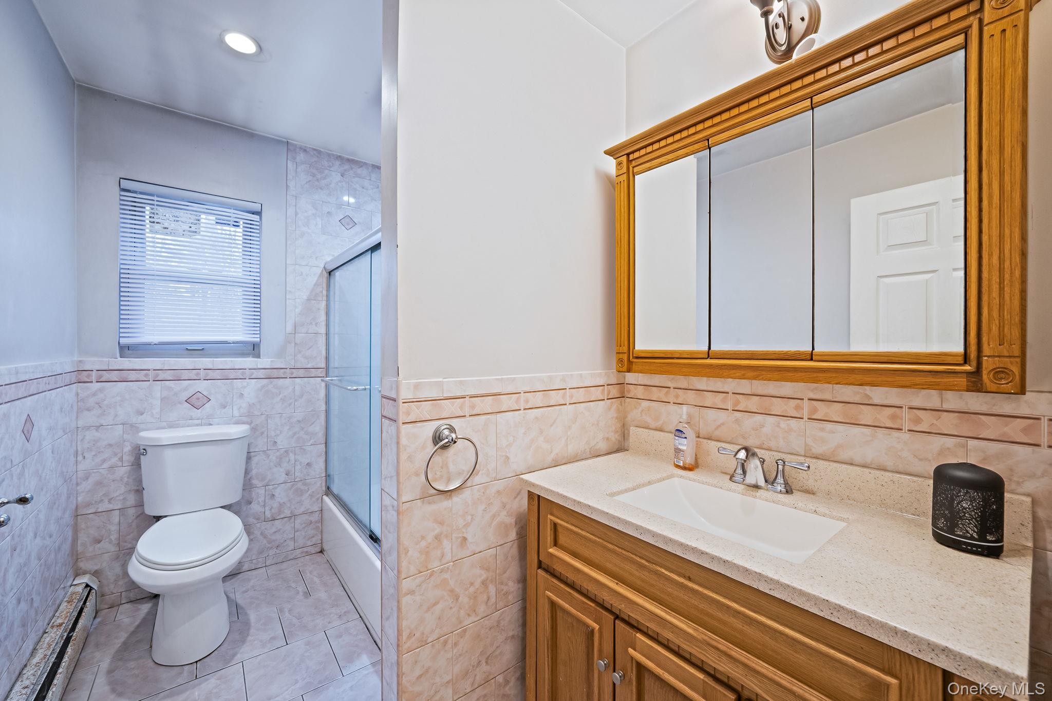 #11 photo, 15 Carr Lane, সাফোক কাউন্টি Medford , NY 11763