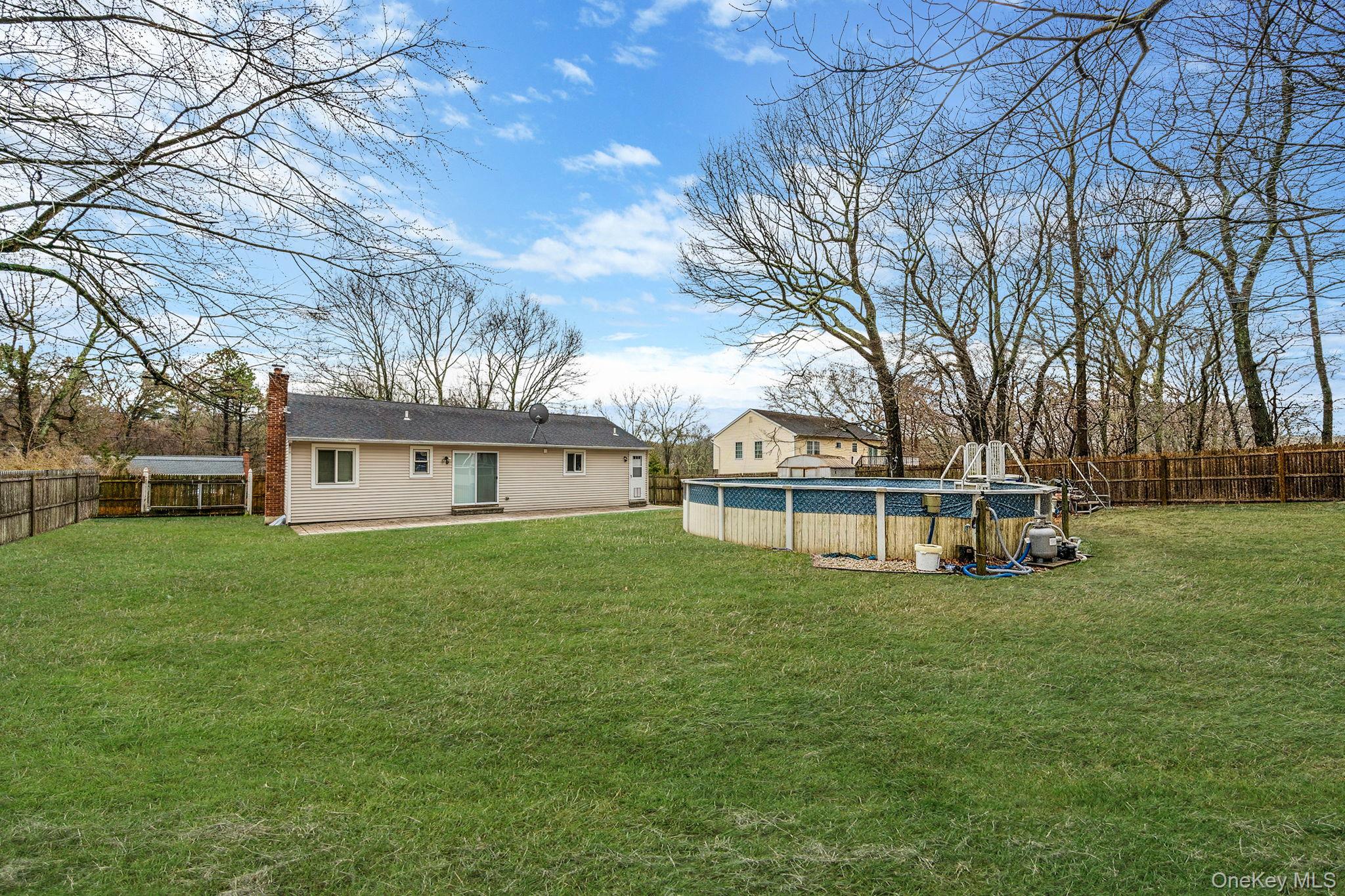 #13 photo, 15 Carr Lane, সাফোক কাউন্টি Medford , NY 11763