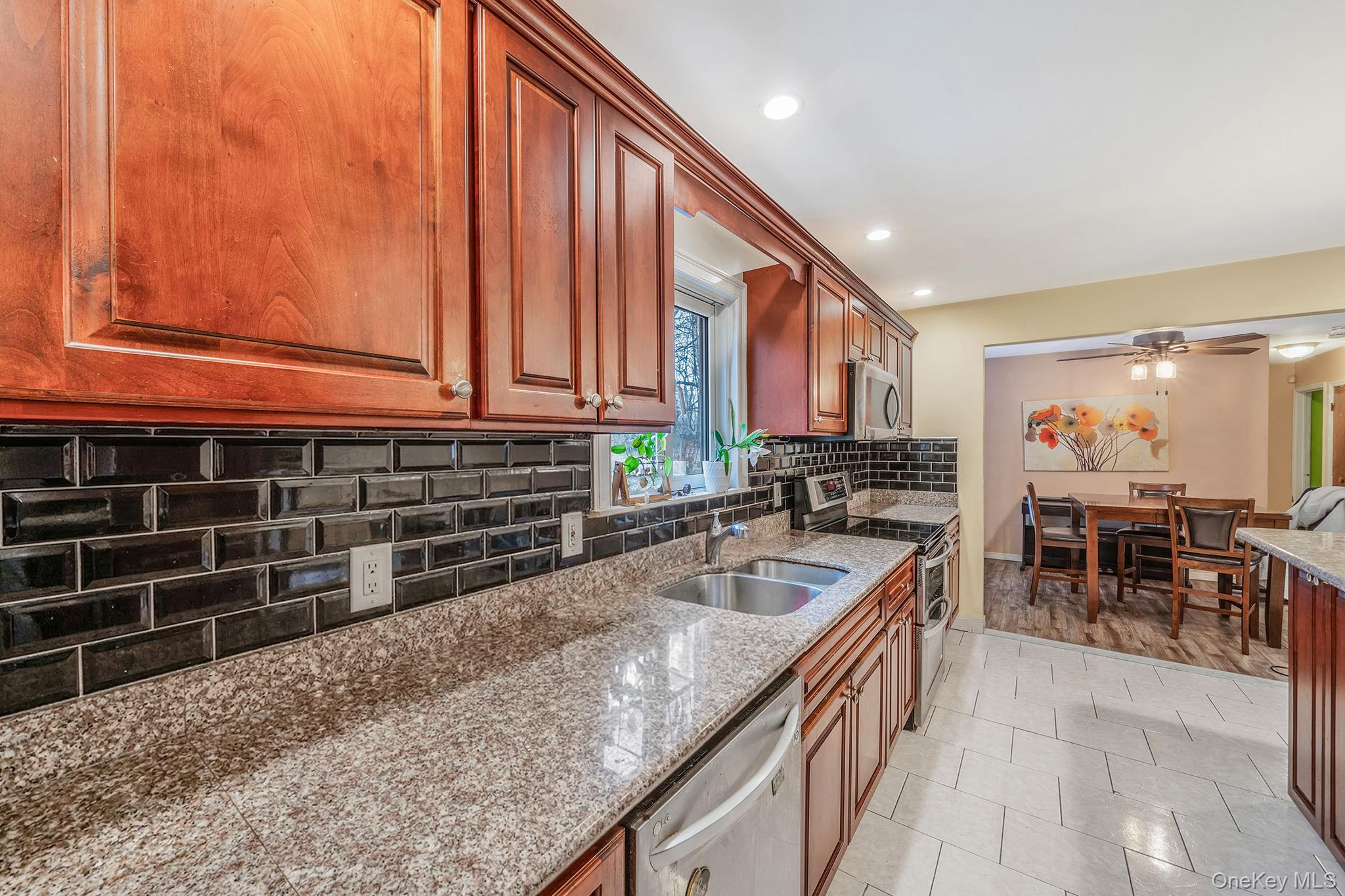 #6 photo, 15 Carr Lane, সাফোক কাউন্টি Medford , NY 11763