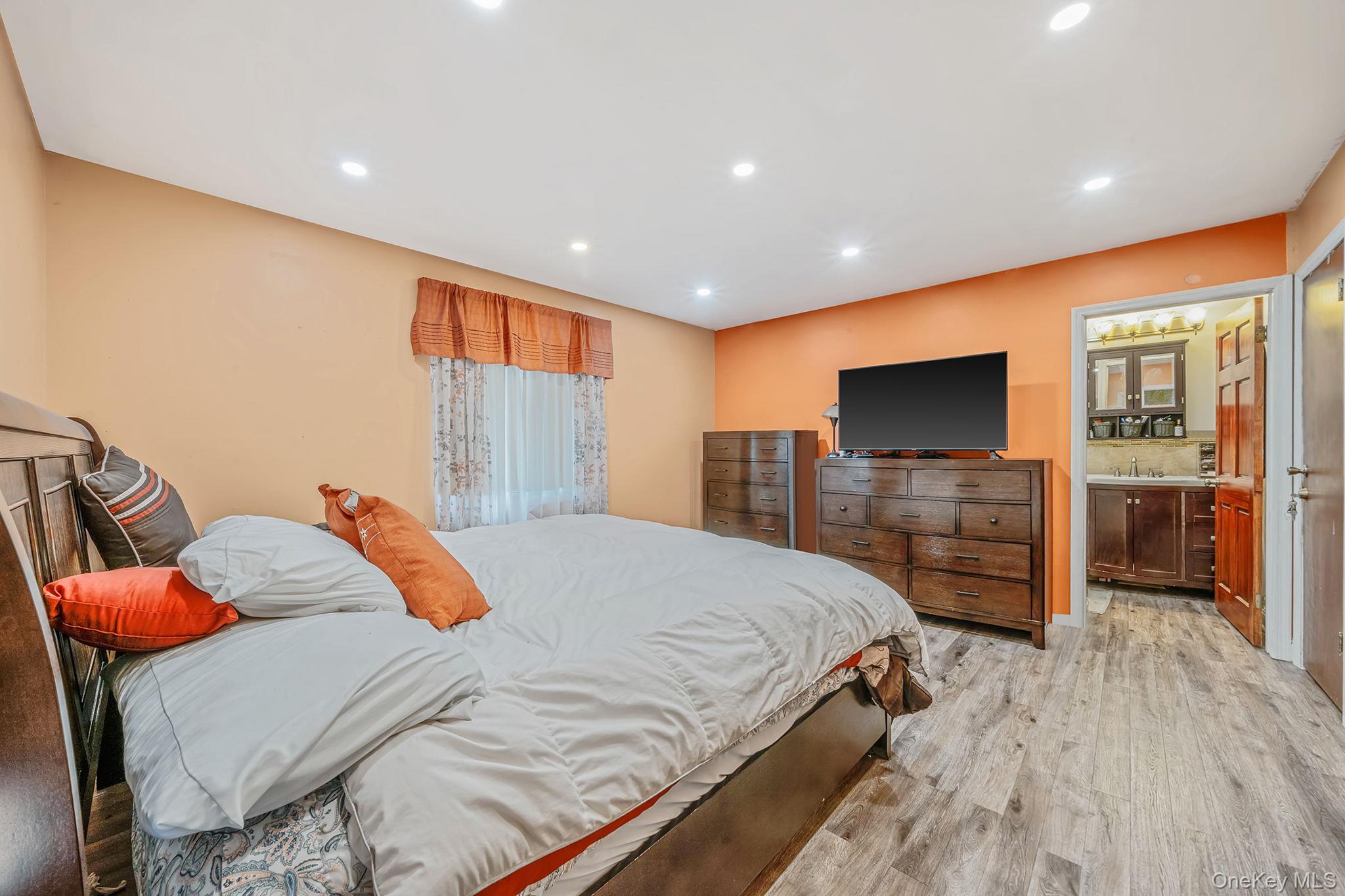 #7 photo, 15 Carr Lane, সাফোক কাউন্টি Medford , NY 11763