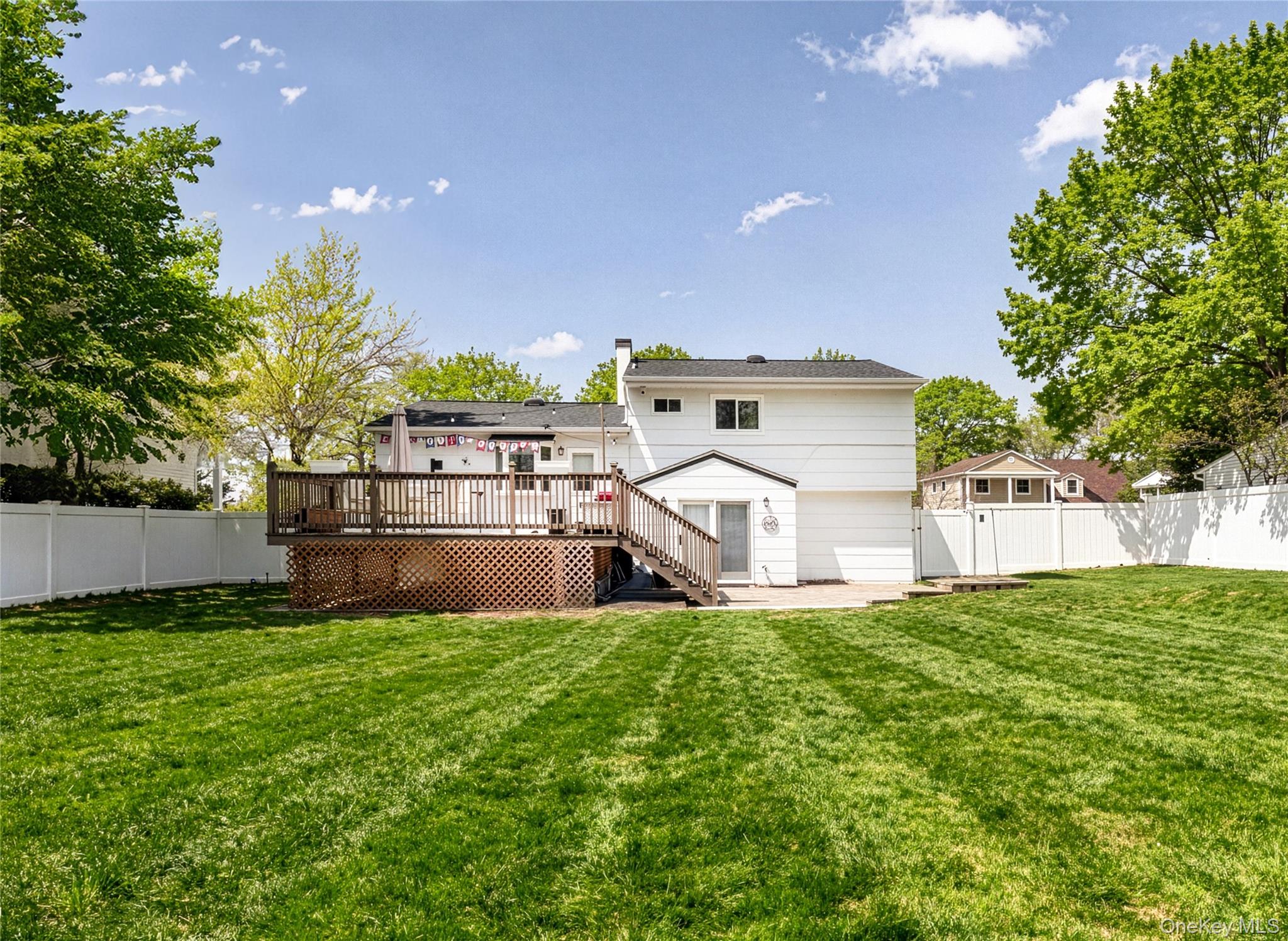 #17 photo, 7 Mount McKinley Avenue, সাফোক কাউন্টি Farmingville , NY 11738