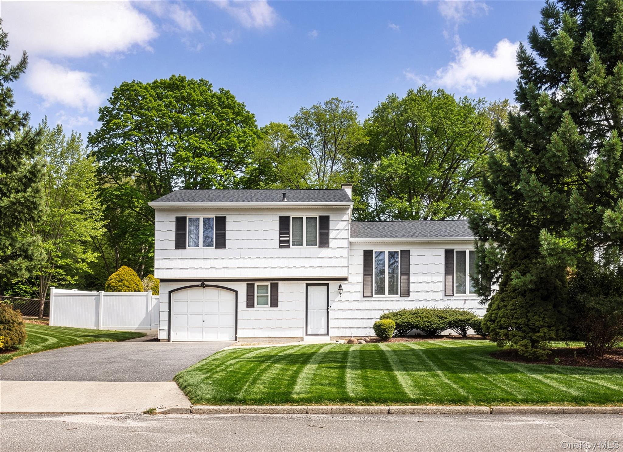 #2 photo, 7 Mount McKinley Avenue, সাফোক কাউন্টি Farmingville , NY 11738