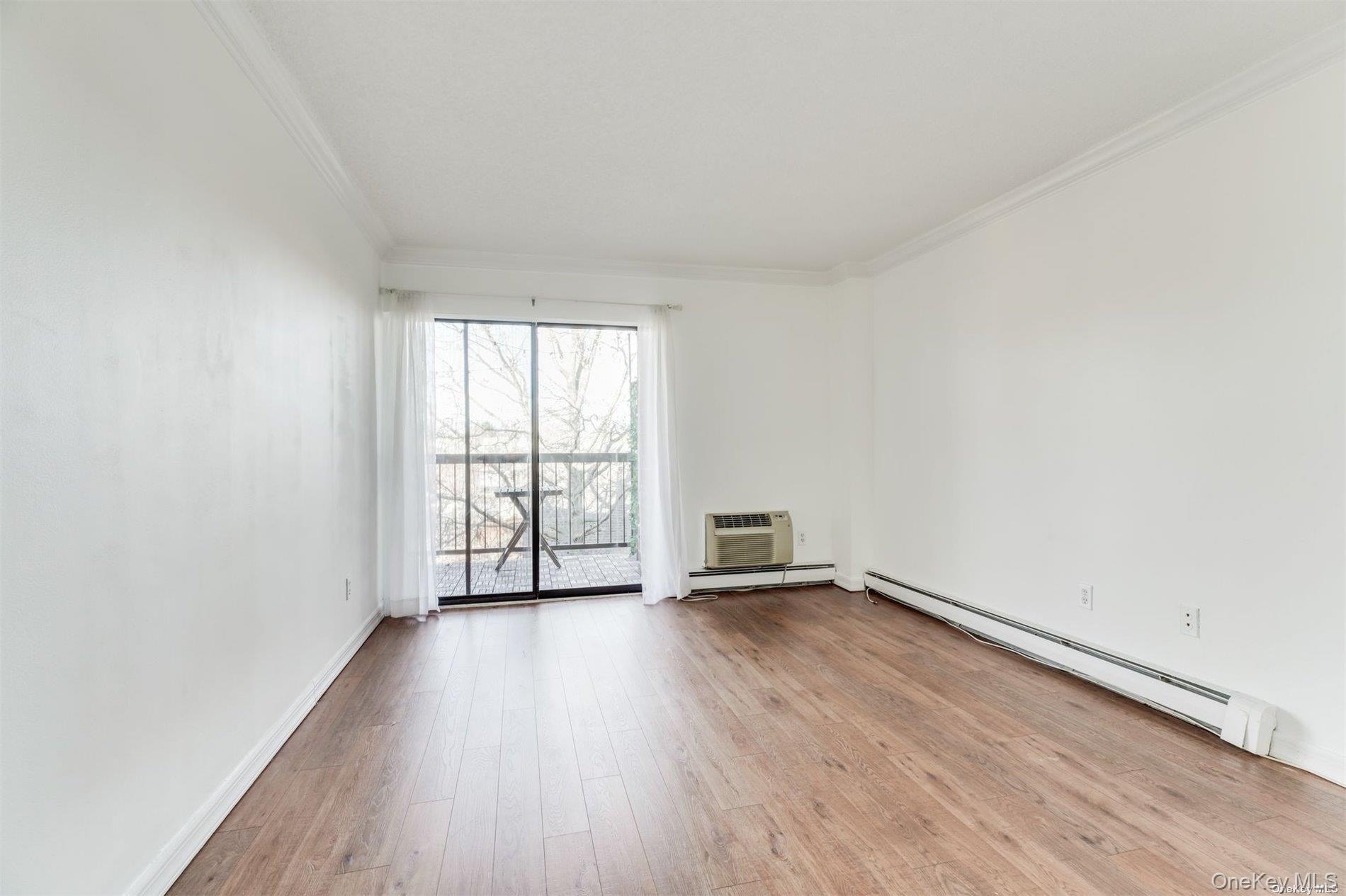 #11 photo, 380 Fulton Street, নাসাউ কাউন্টি Farmingdale , NY 11735