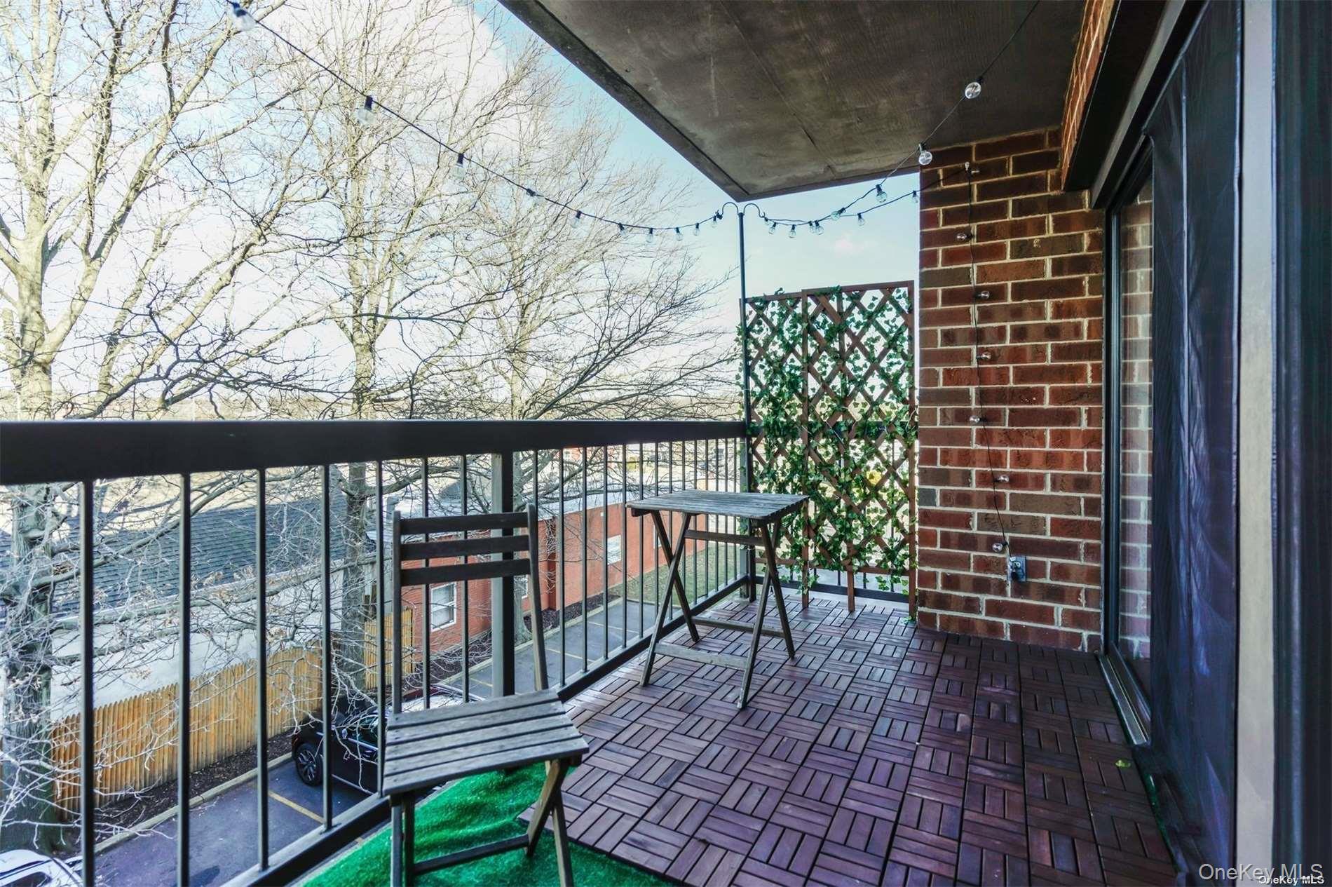 #12 photo, 380 Fulton Street, নাসাউ কাউন্টি Farmingdale , NY 11735