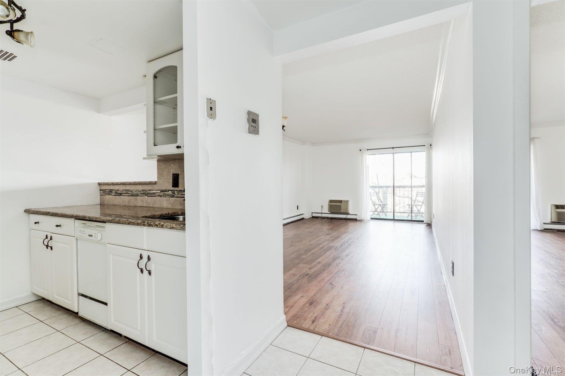 #5 photo, 380 Fulton Street, নাসাউ কাউন্টি Farmingdale , NY 11735